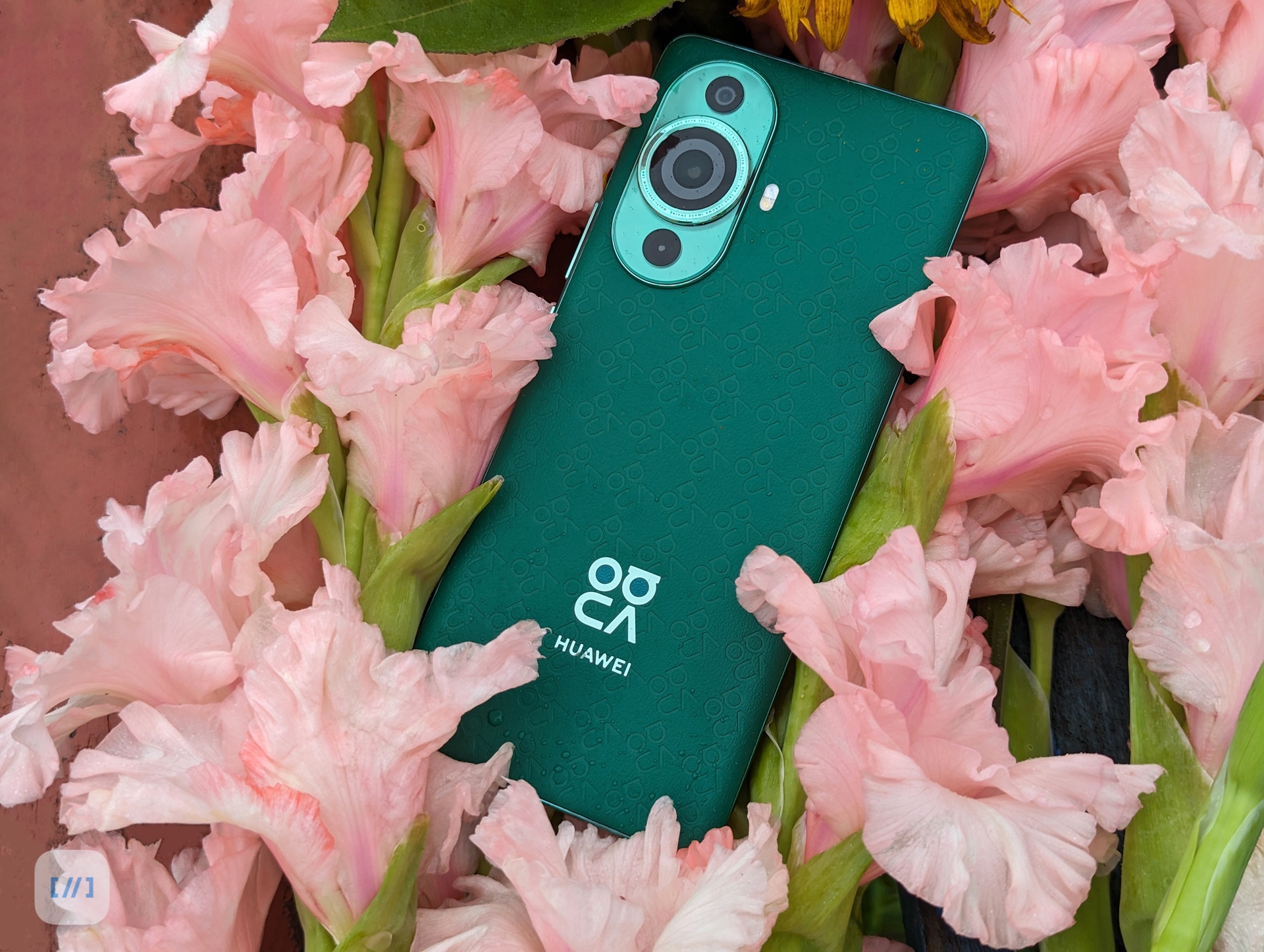 Обзор Huawei Nova 11 Pro: стильный дизайн из экокожи