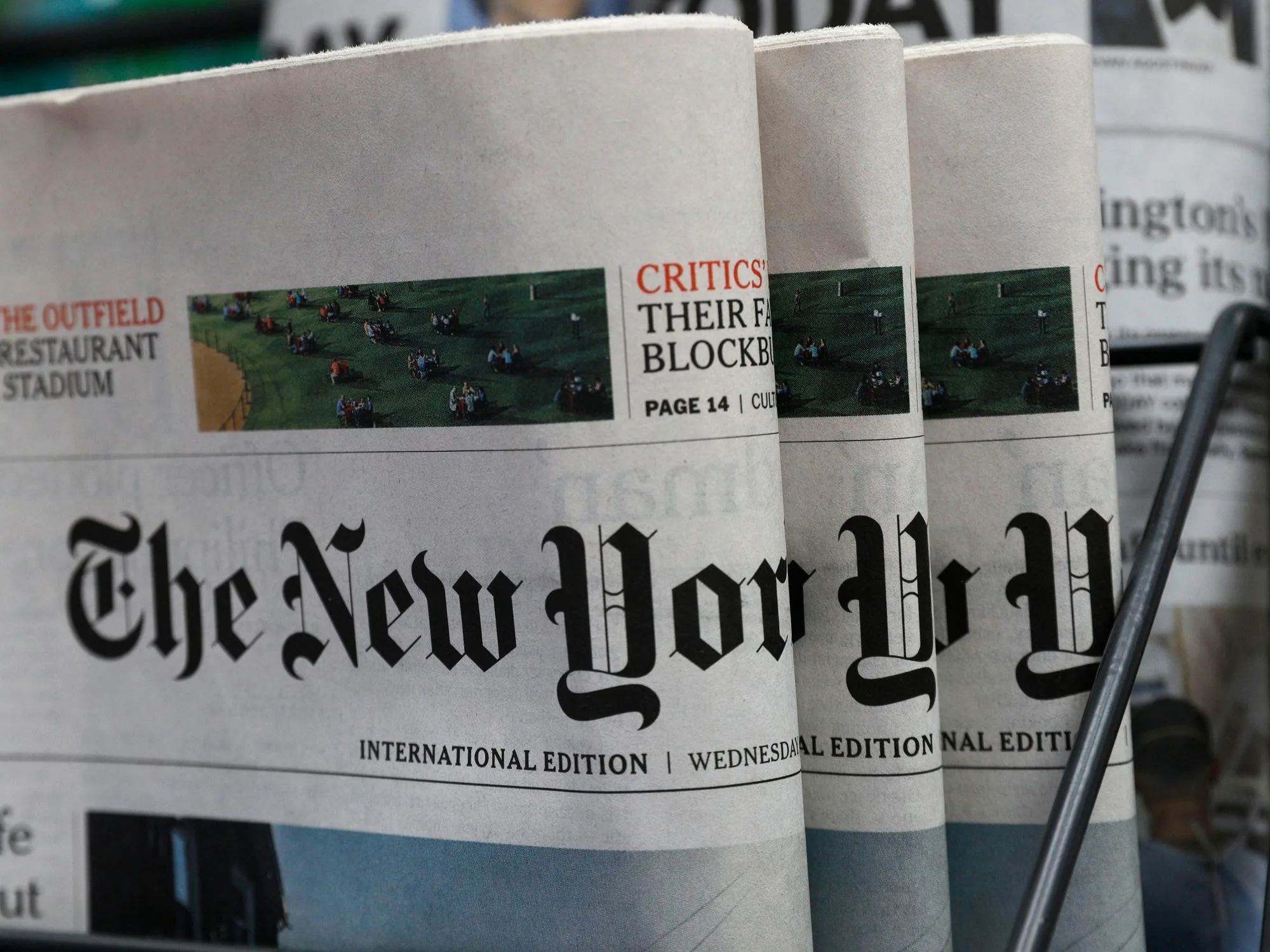Газета The New York Times подала в суд на OpenAI и Microsoft за обучение ИИ на её материалах