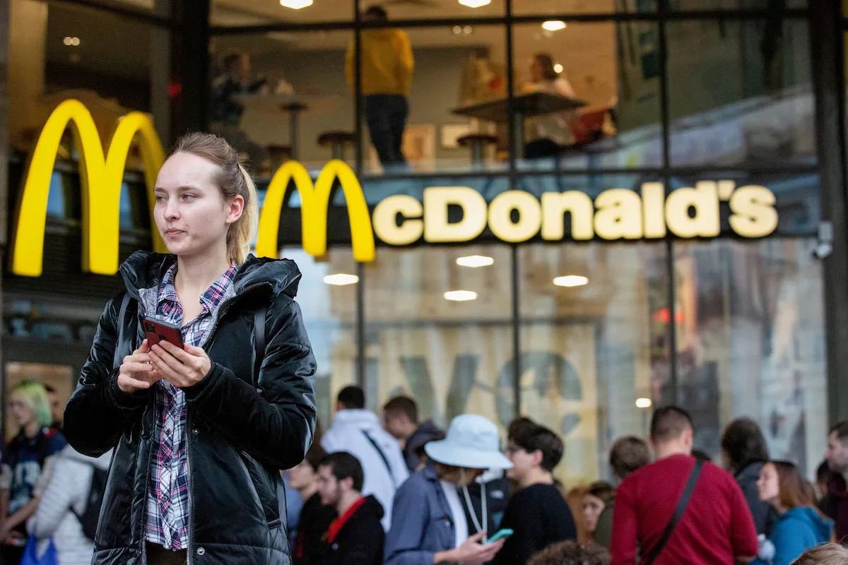 McDonald's будет использовать ИИ от Google, чтобы убедиться, что картошка фри свежая