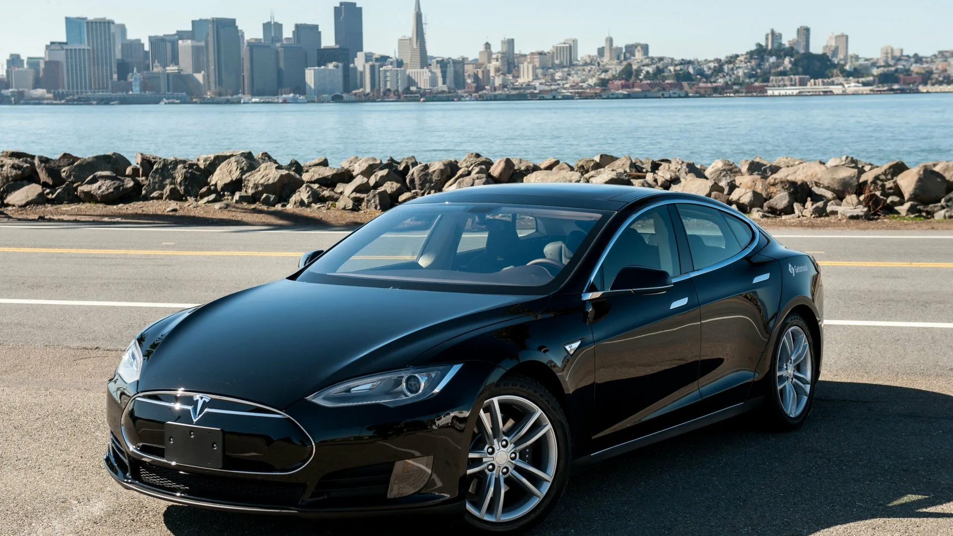 Tesla уступила лидерство на рынке электромобилей