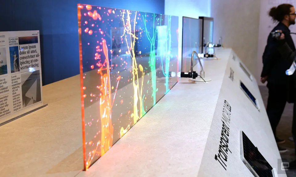 Samsung представила первый в мире прозрачный экран MicroLED на CES 2024