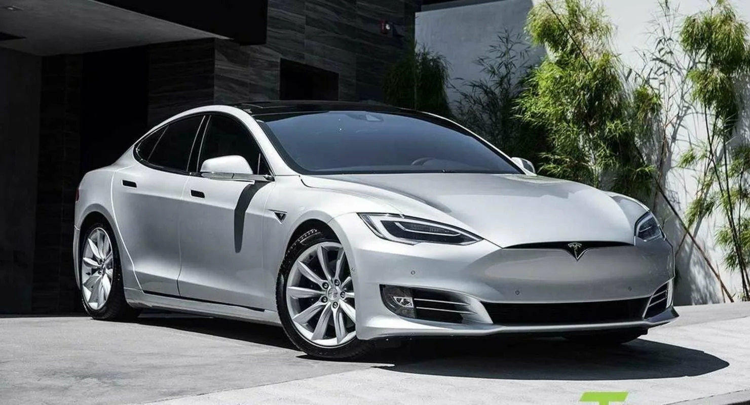 Tesla планирует выпустить новую модель электромобиля в 2025 году