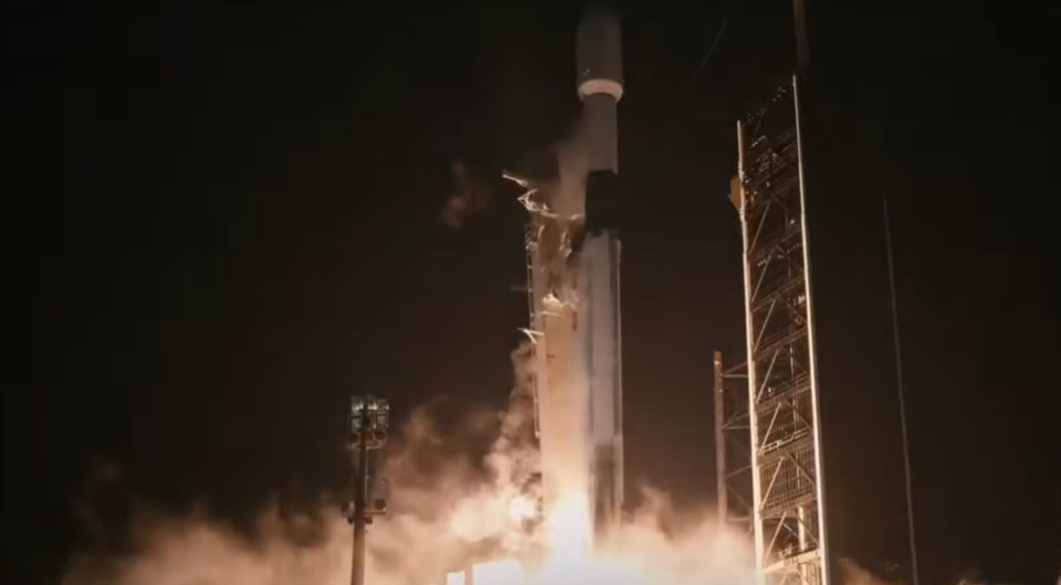 SpaceX запустила к Луне ракету Falcon-9 с частным посадочным модулем Nova-C