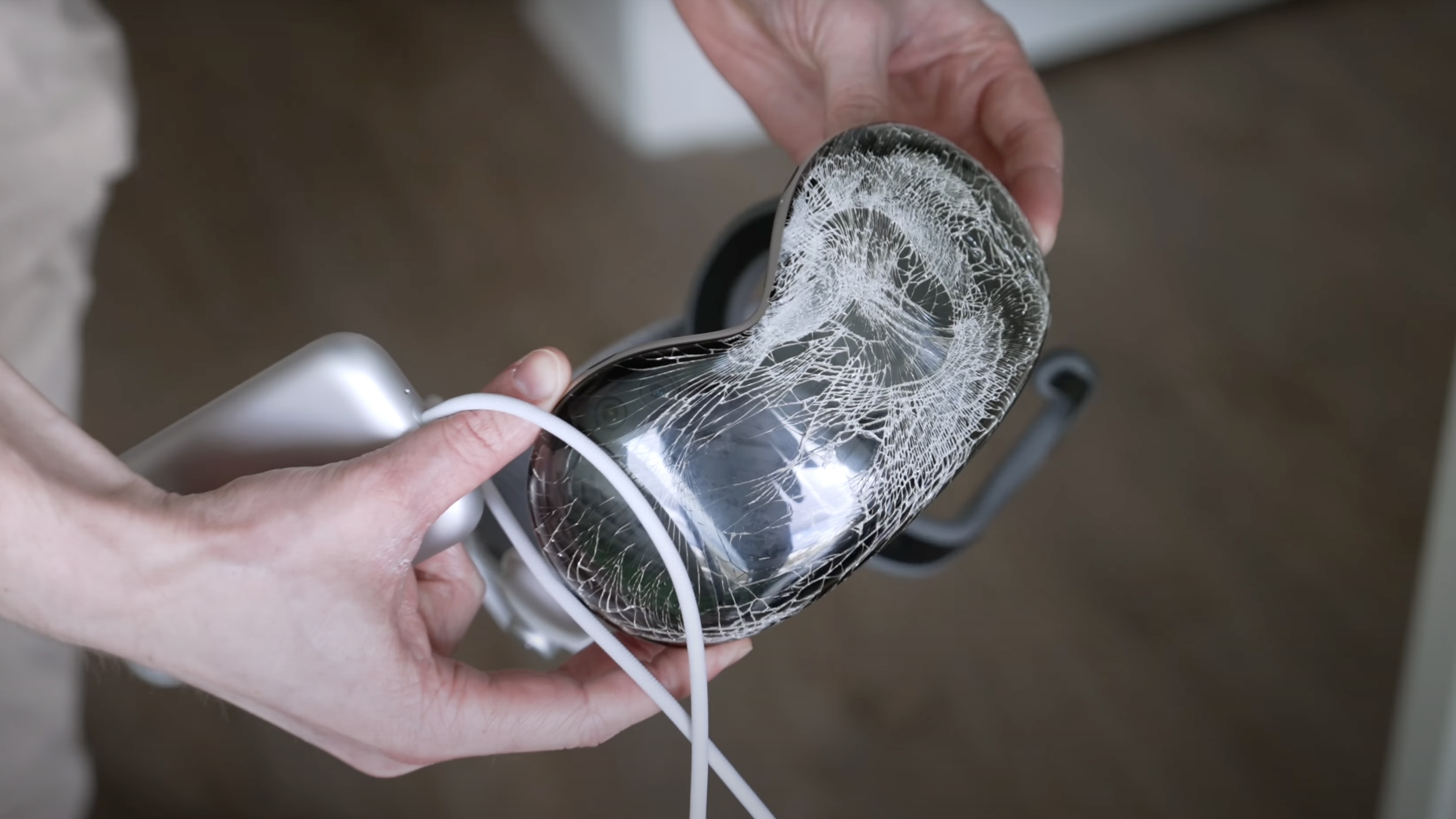 Видео: как люди пользуются Apple Vision Pro
