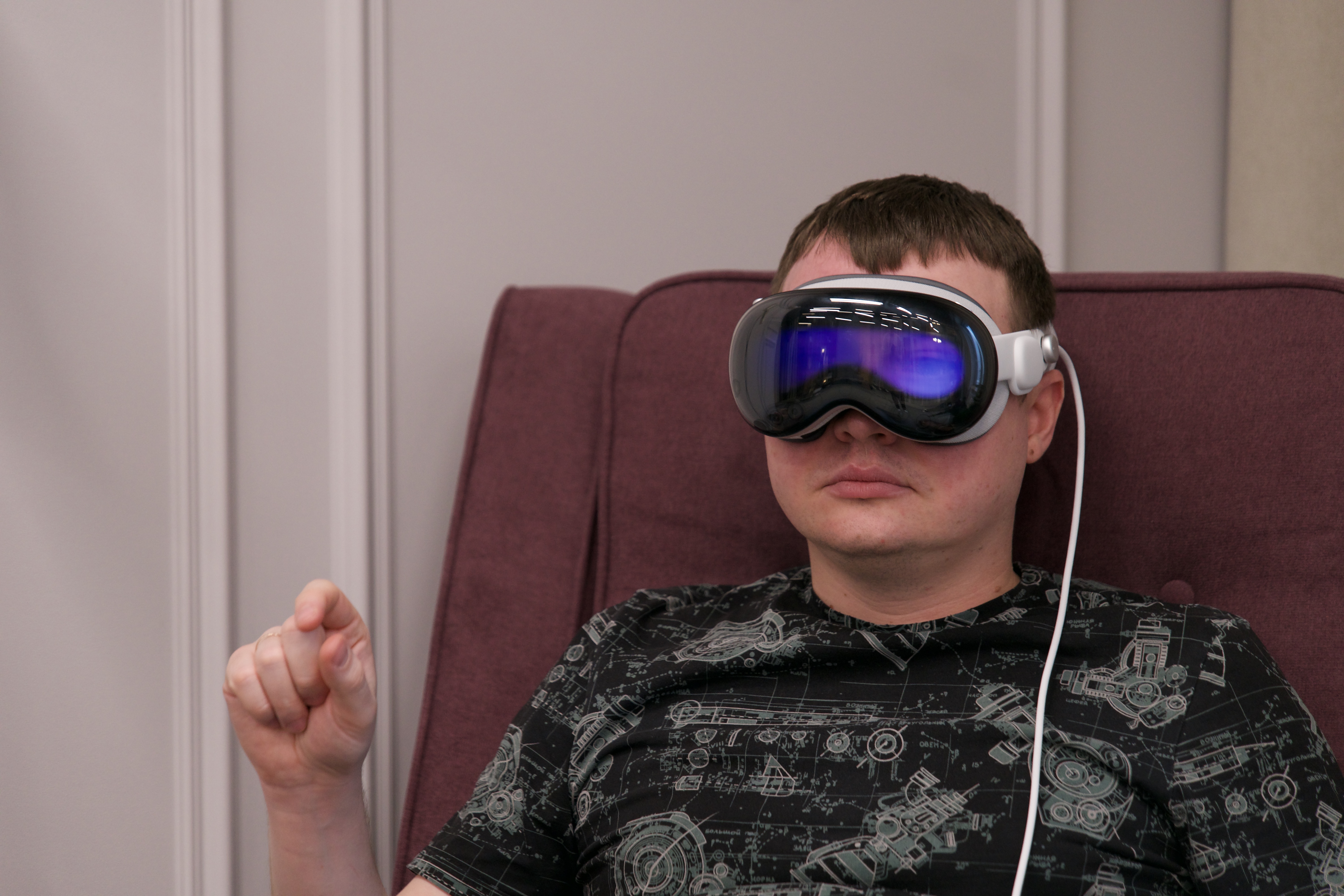 Гарнитура Apple Vision Pro стала резко дешеветь
