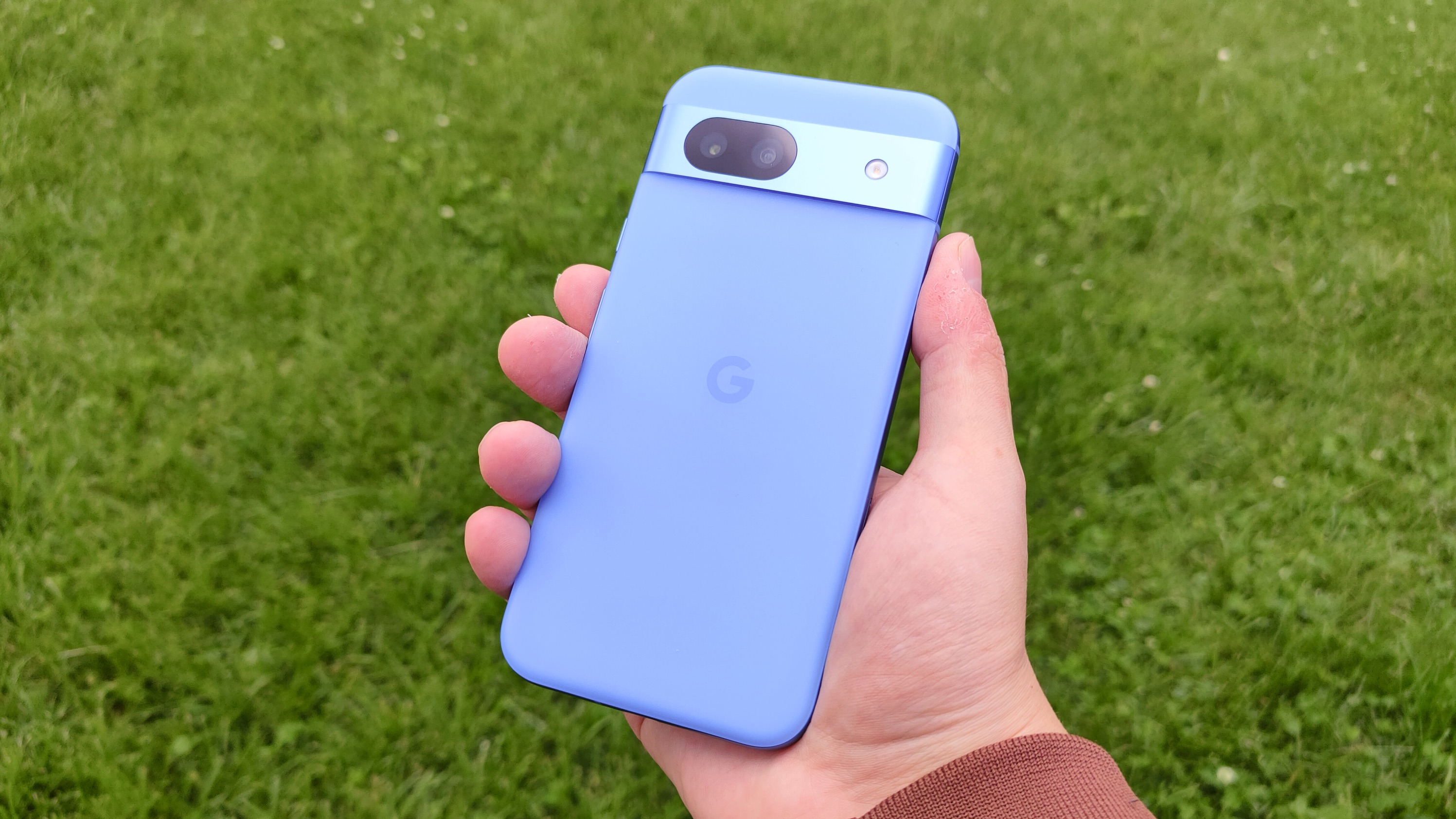 Обзор Google Pixel 8a: король середняков