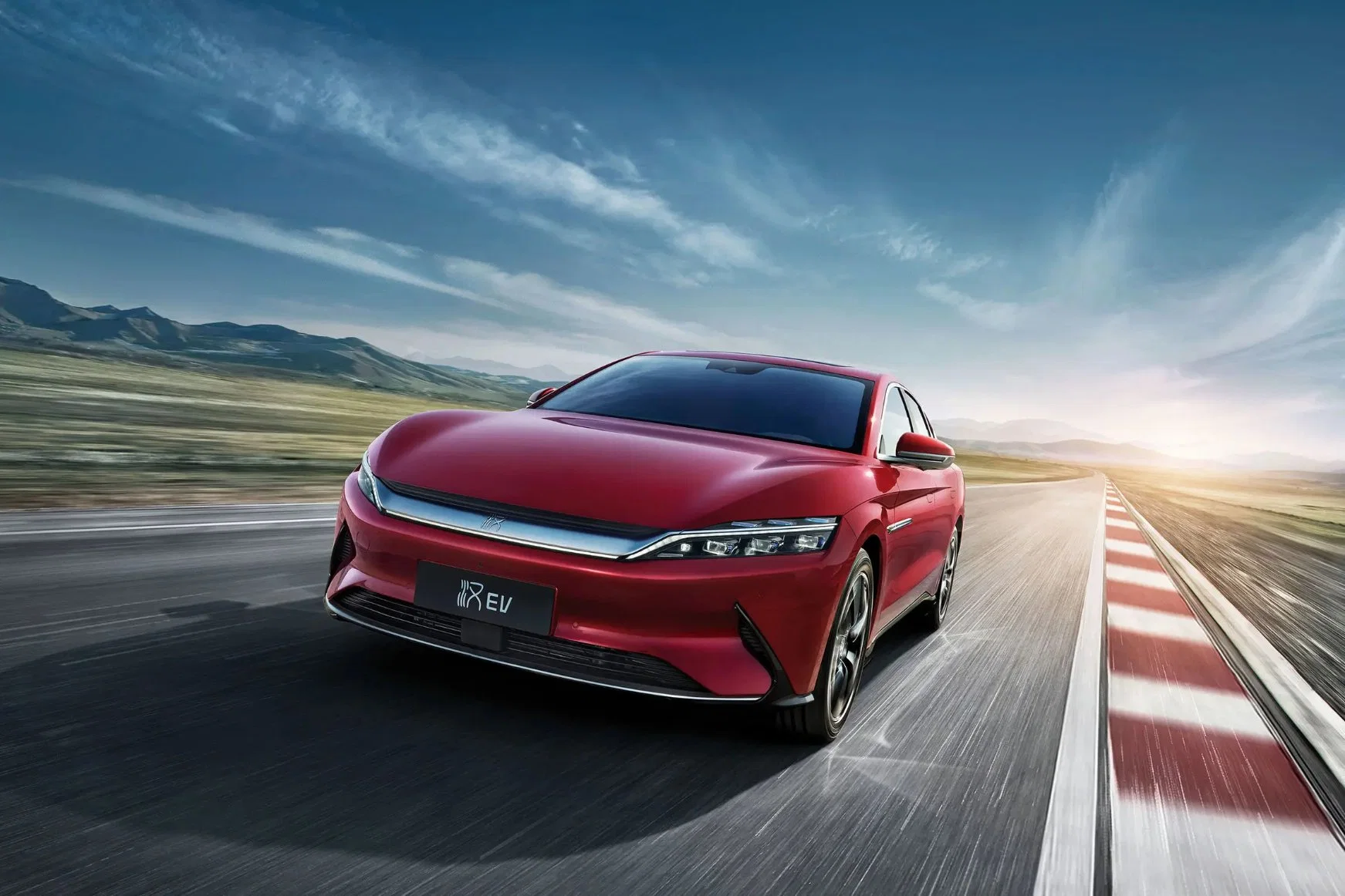 Китайская BYD догоняет Tesla по продажам электромобилей