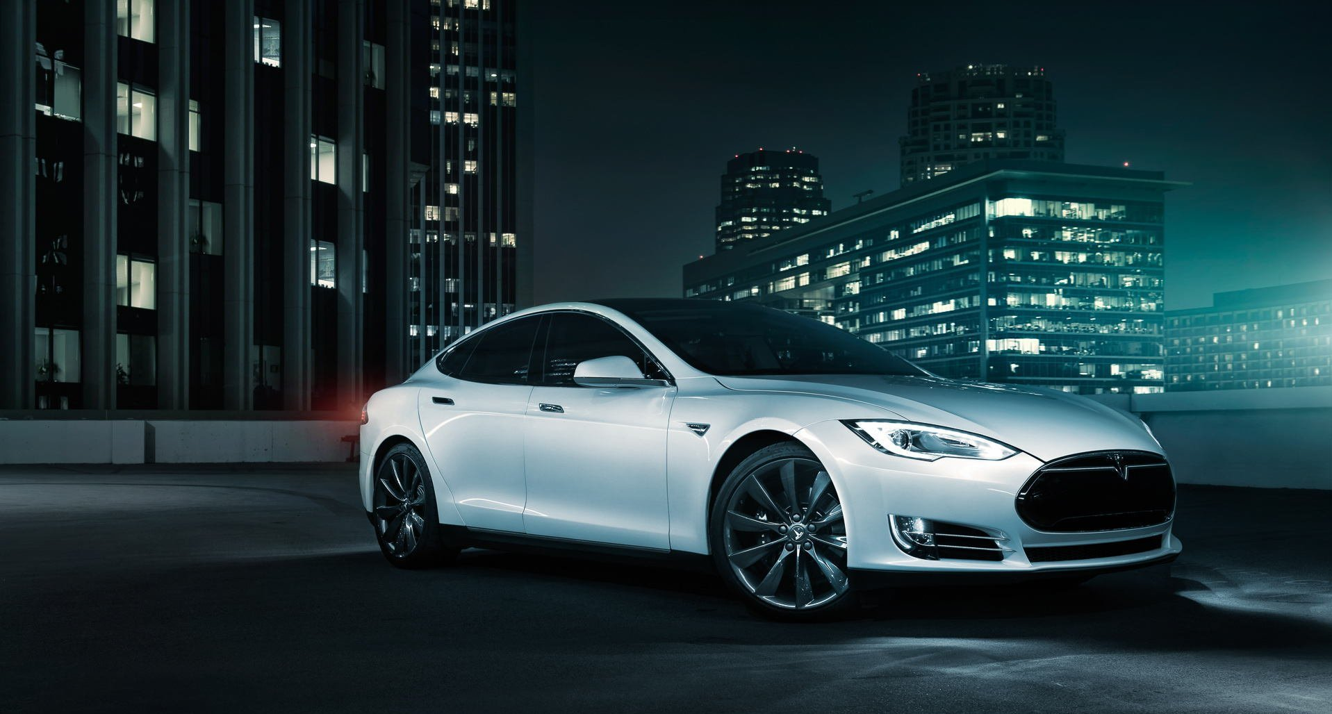 Tesla уличили в излишней оптимизации
автопилота под маршруты известных блогеров