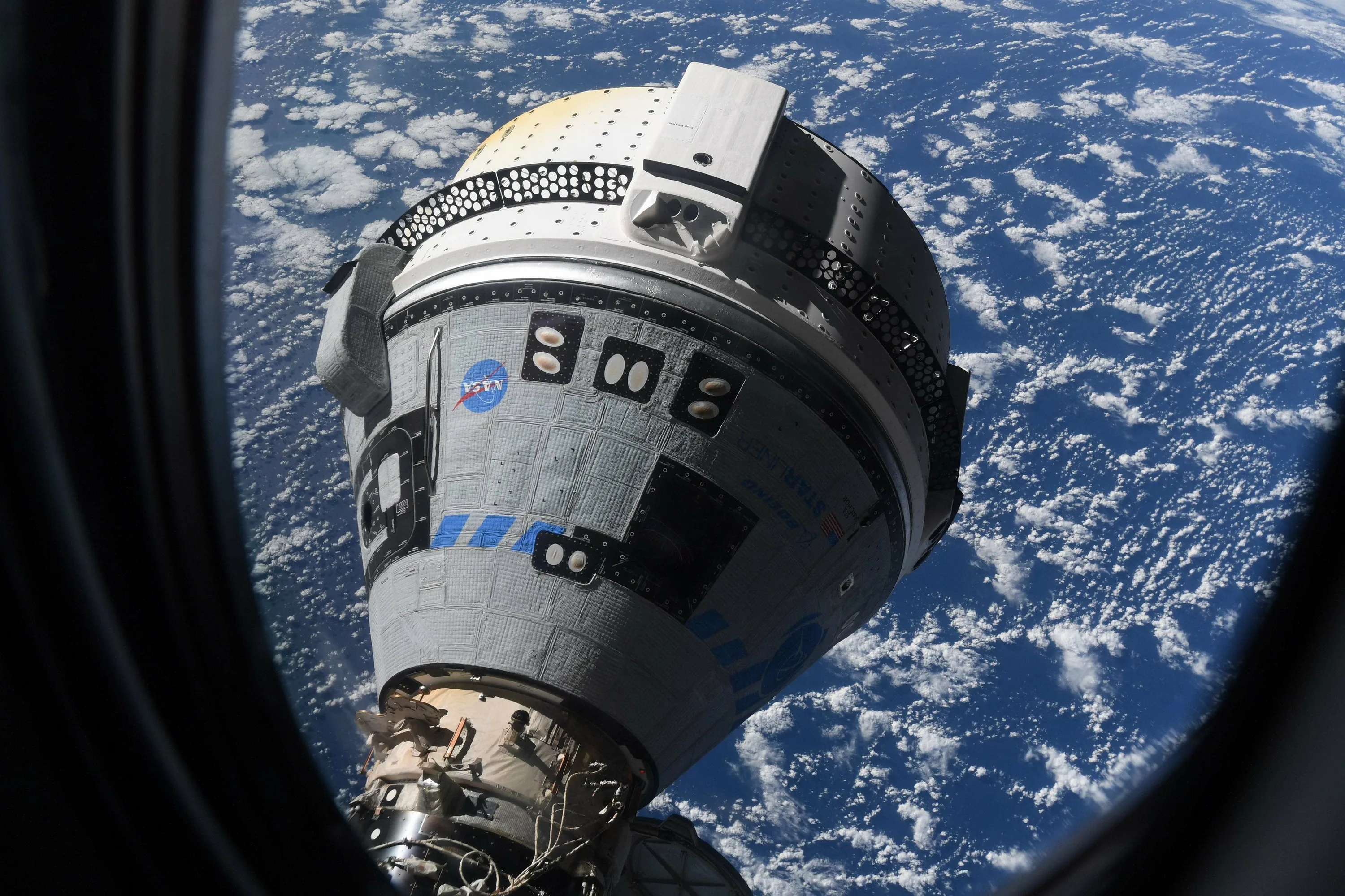 NASA наняло SpaceX для возможной эвакуации экипажа Starliner с МКС