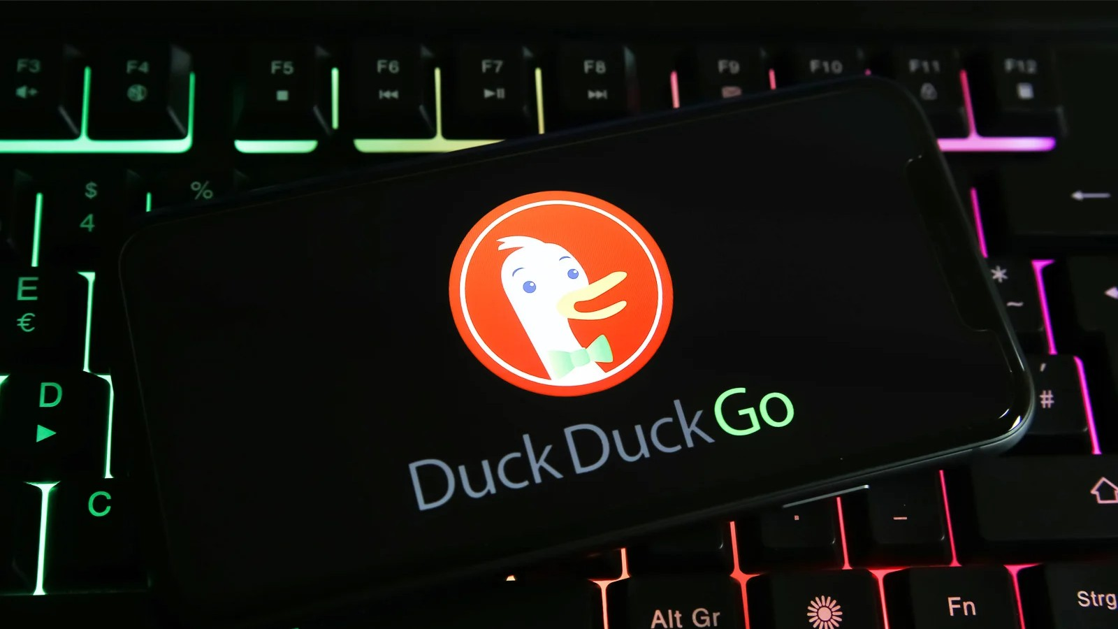 В Индонезии заблокировали DuckDuckGo из-за азартного контента в поисковой выдаче