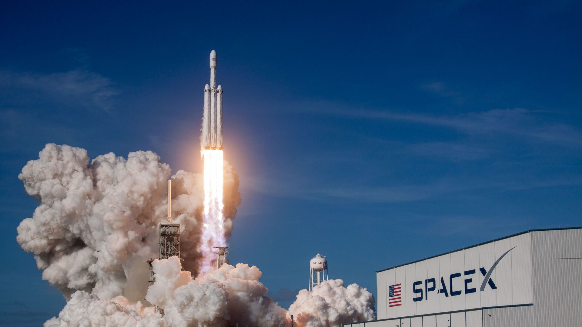 SpaceX получила контракт на $733,6 млн от Космических сил США для национальных запусков