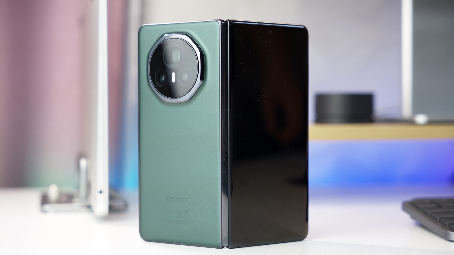Обзор HONOR Magic V3: что нужно знать о самом тонком складном смартфоне