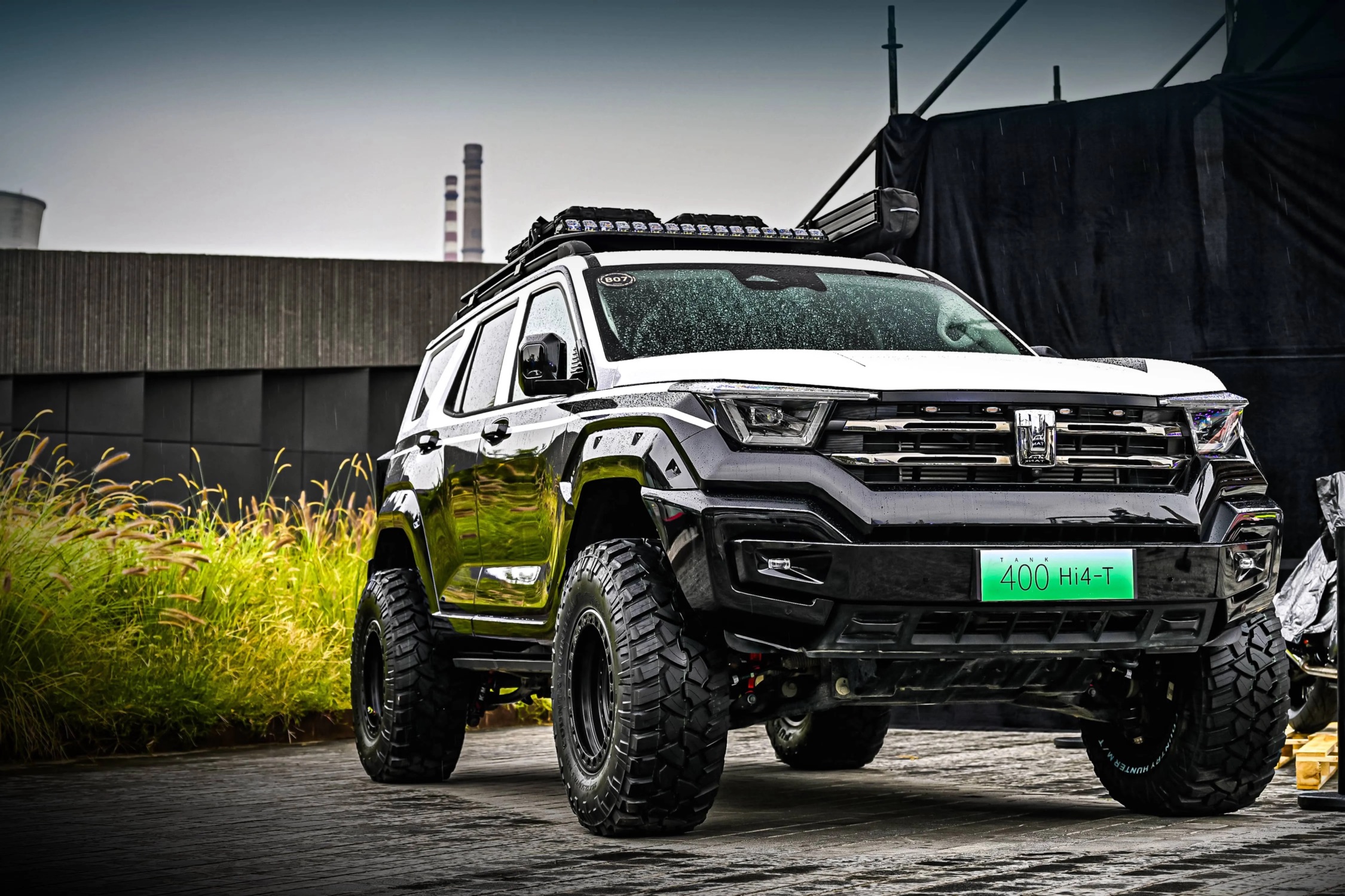 Great Wall Motor анонсировал в России TANK 400 и старт продаж минивэна WEY 80
