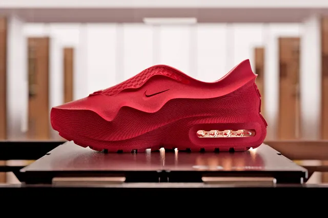 Nike выпустила кроссовки полностью напечатанные на 3D-принтере