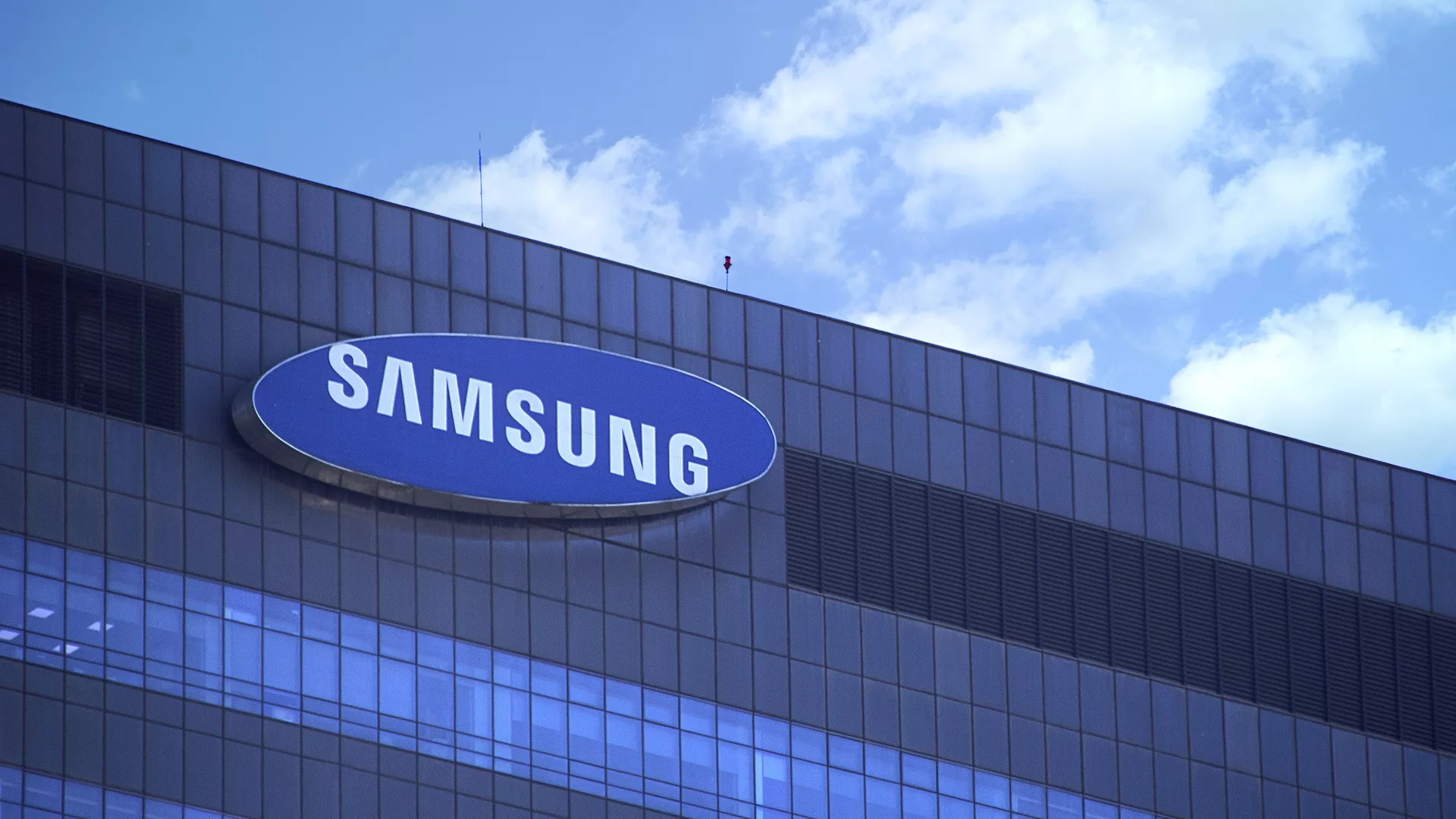 Samsung выпустит свой аналог Apple Vision Pro по цене в $1500