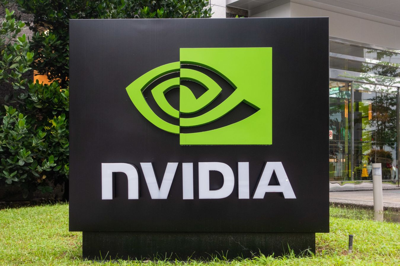 Nvidia уличили в замедлении видеокарт — компания объяснила это ошибкой новой программы Nvidia App и пообещала её исправить