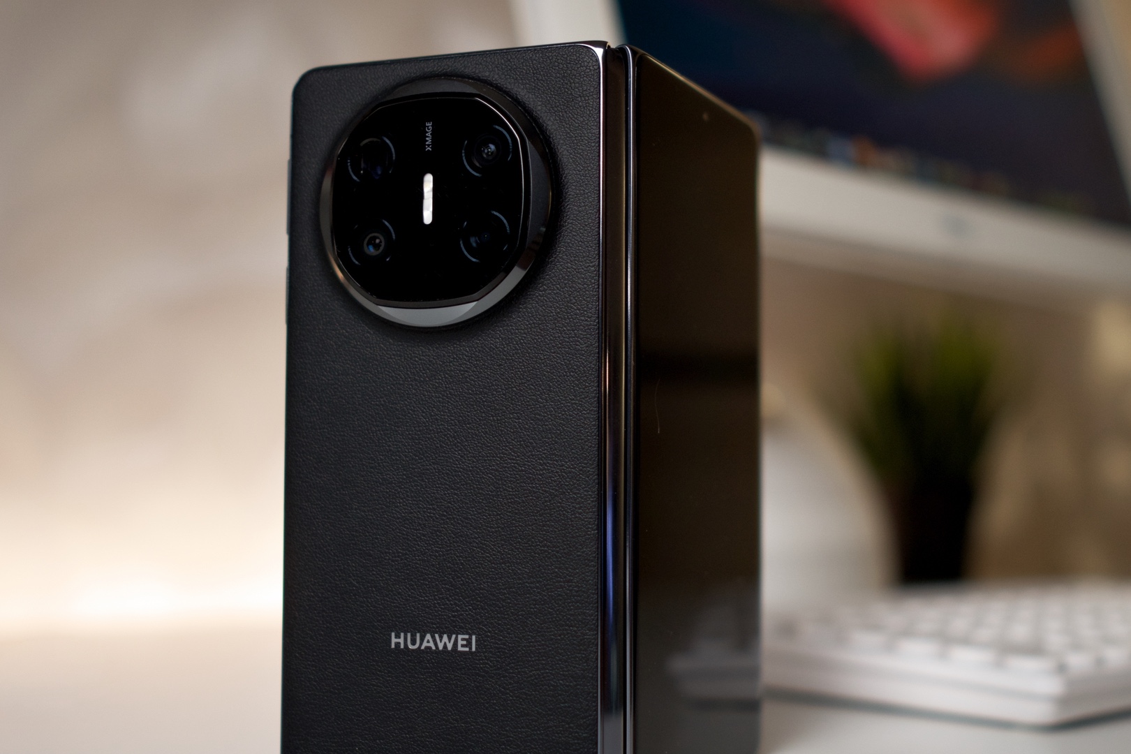 Две недели с Huawei Mate X6: практически идеальная раскладушка