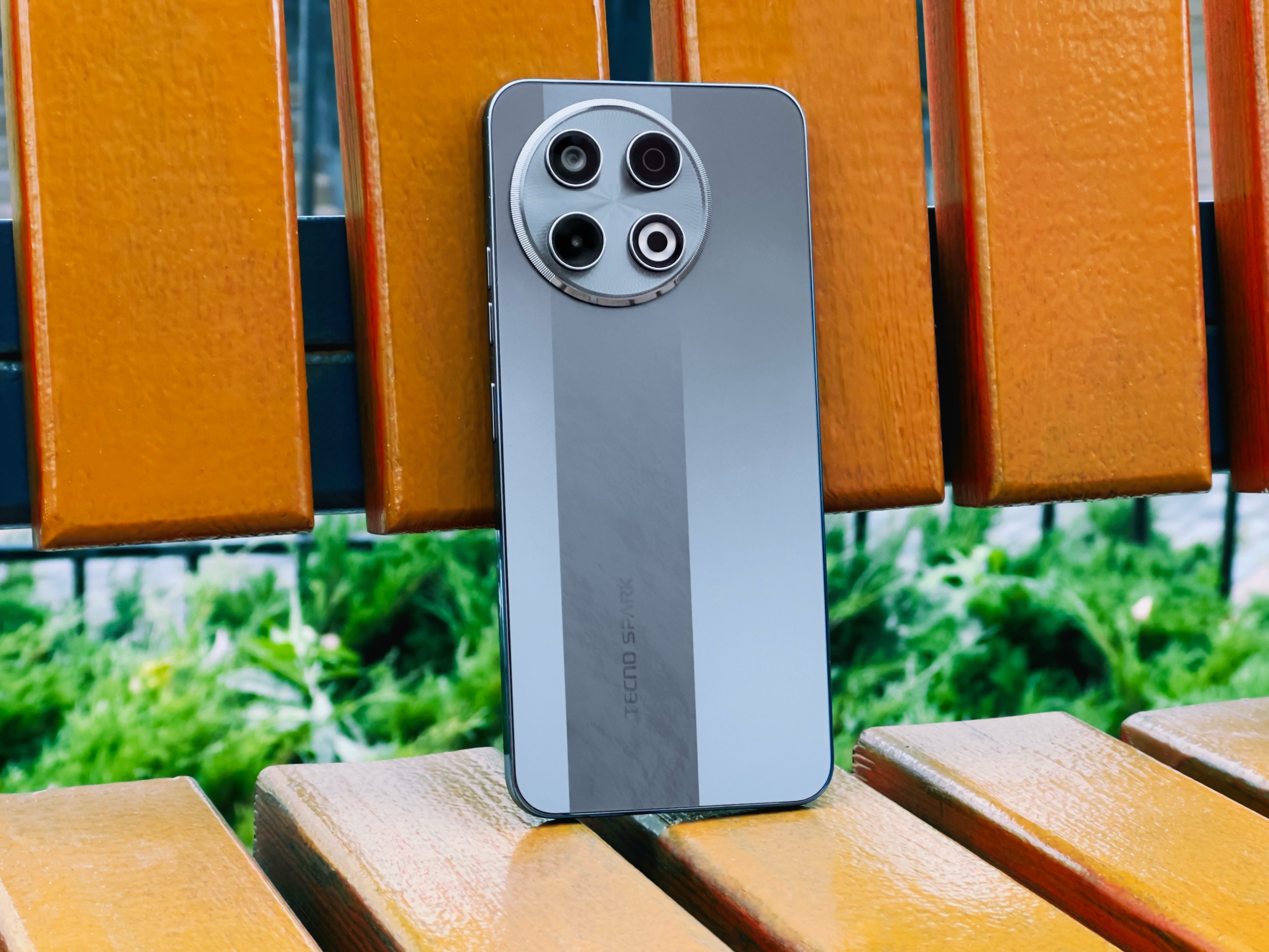 Обзор TECNO SPARK 30 Pro: флагманский почерк от 15 000 рублей