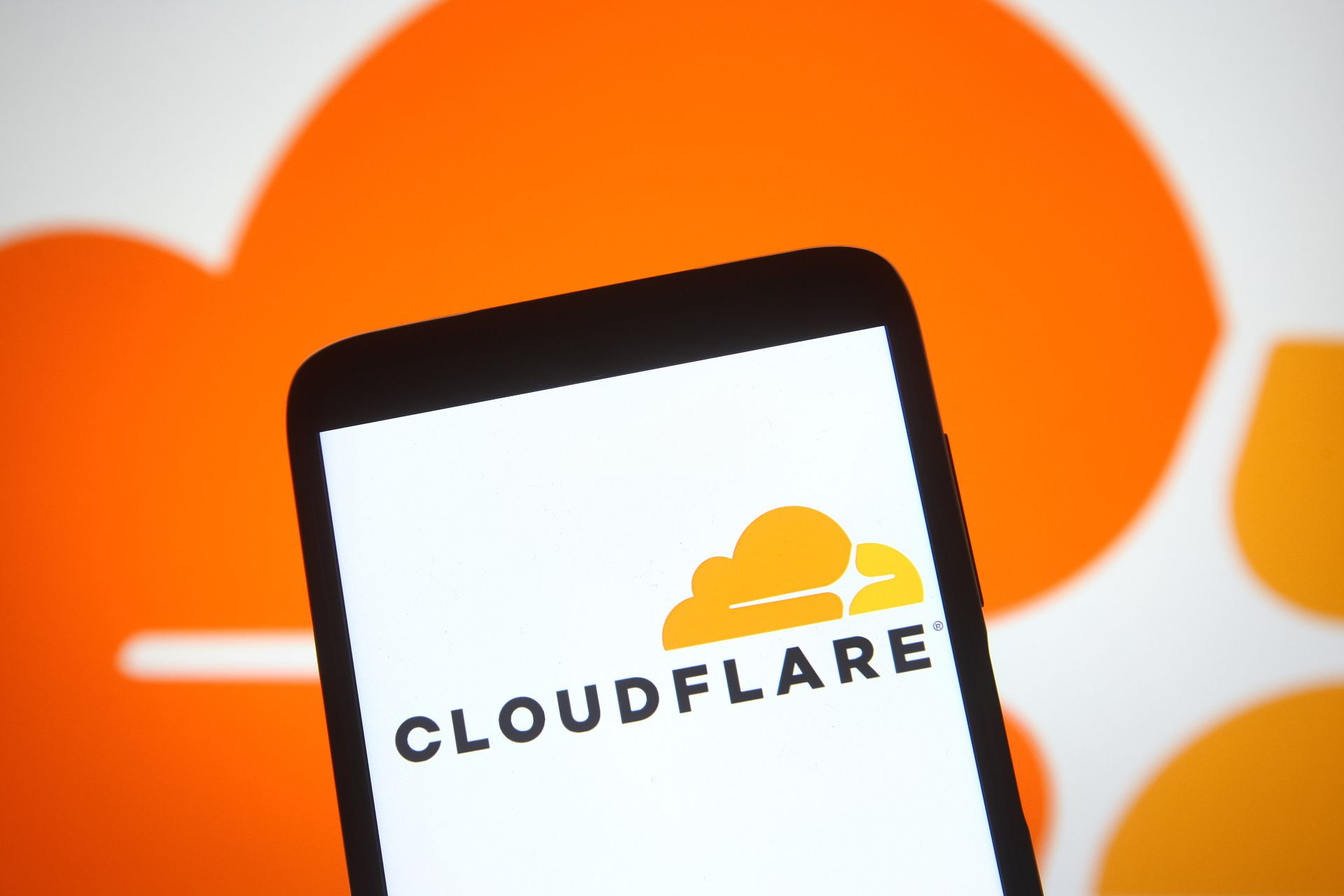Роскомнадзор принудительно включил Cloudflare в реестр ОРИ