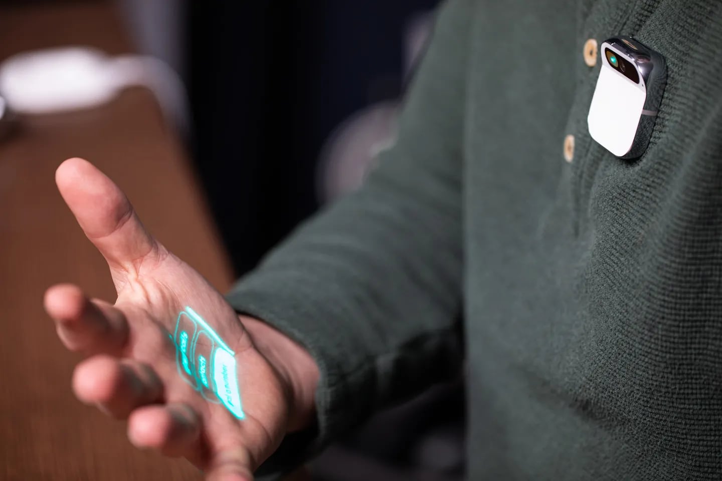 Humane закрывает AI Pin