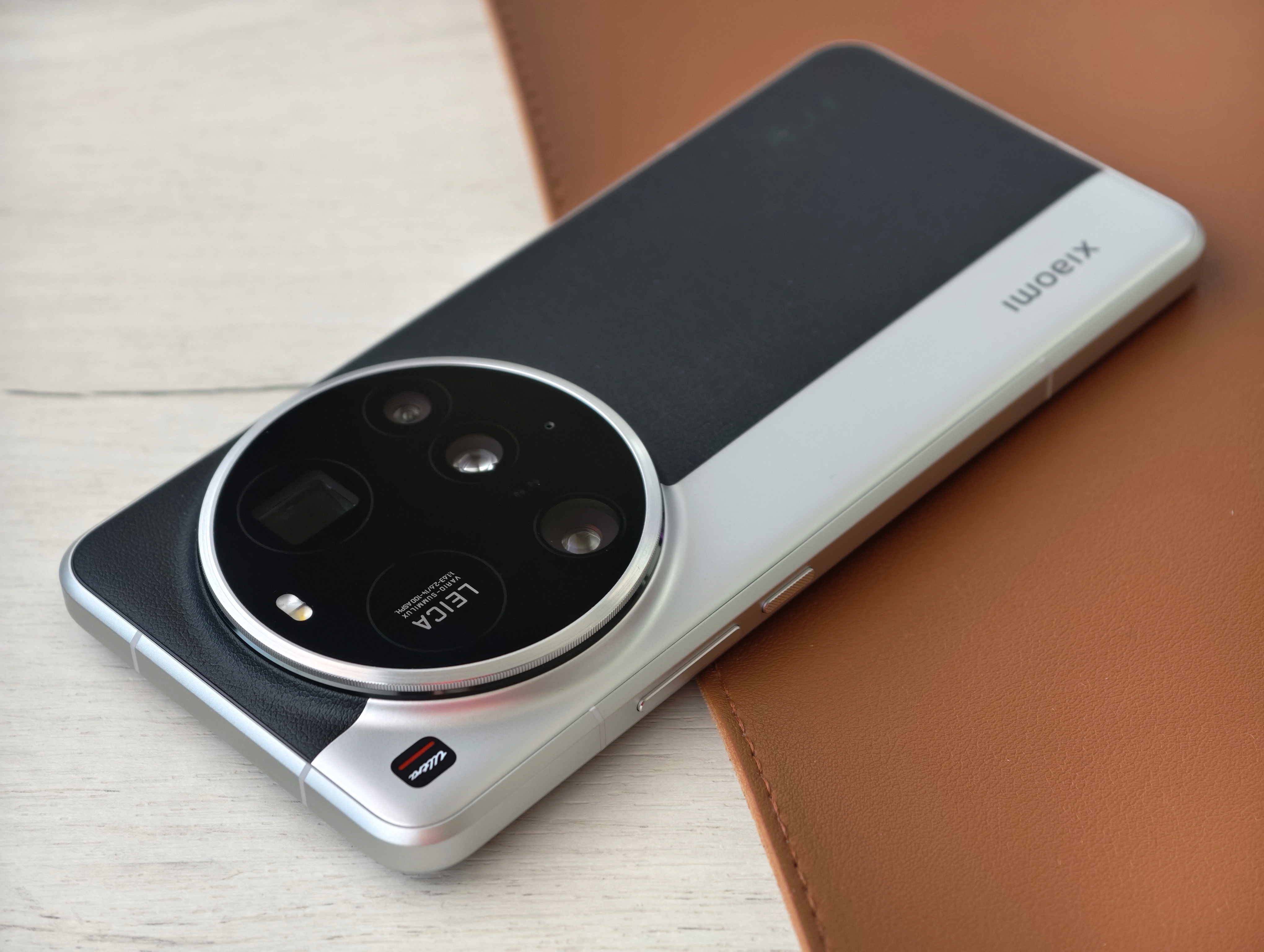 Обзор Xiaomi 15 Ultra: шаг вперёд, полшага назад