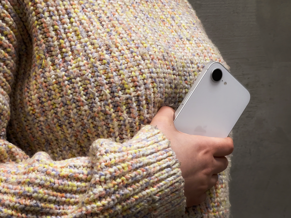 Стоит ли покупать iPhone 16e: чем хорош и плох самый недооценённый iPhone?