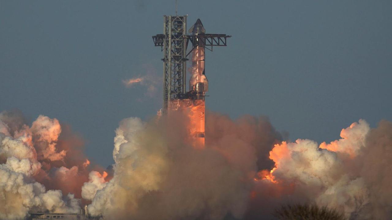 Восьмой тестовый запуск Starship закончился взрывами
