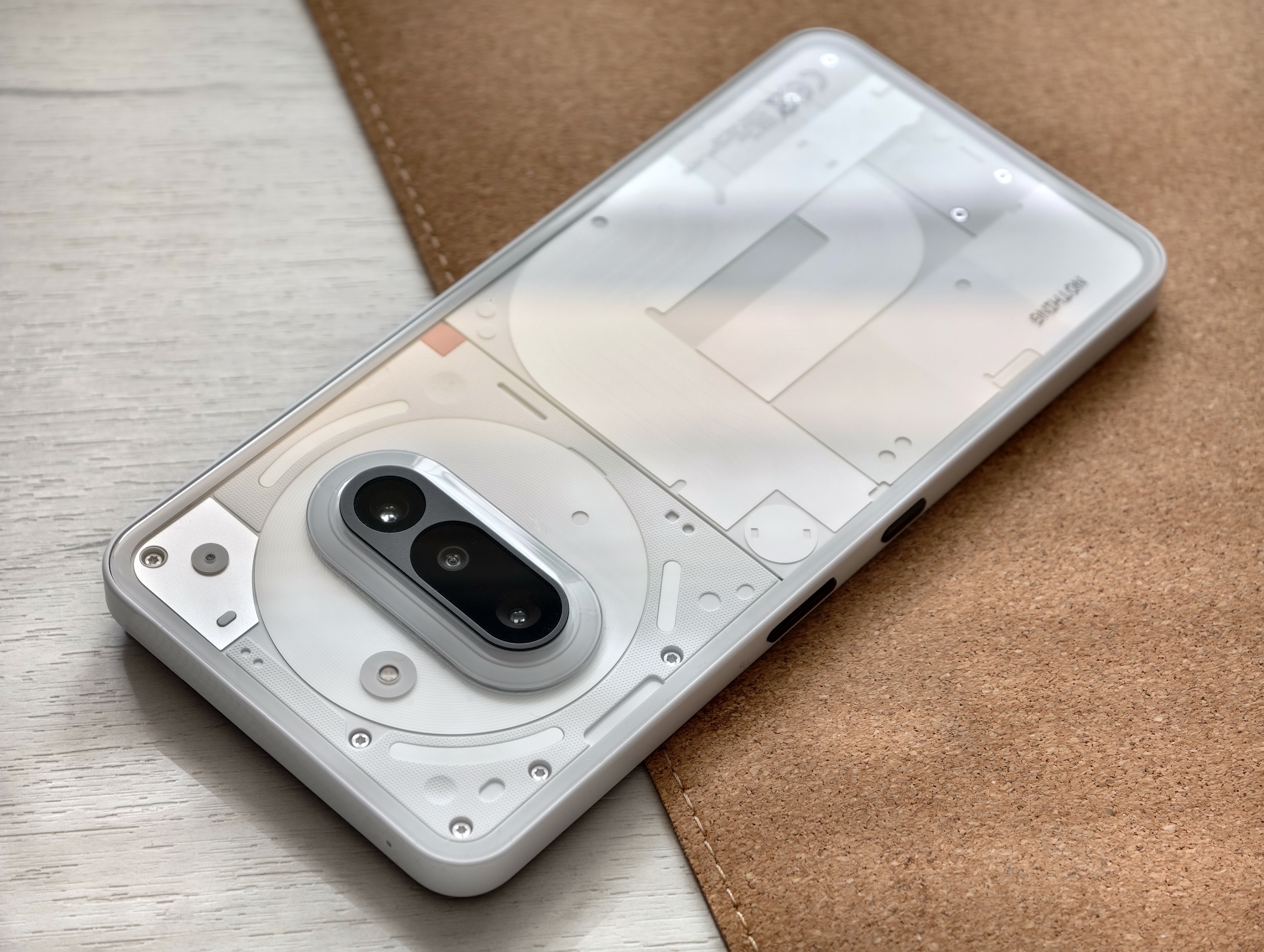 Обзор Nothing Phone (3a): удар по конформизму в среднем сегменте