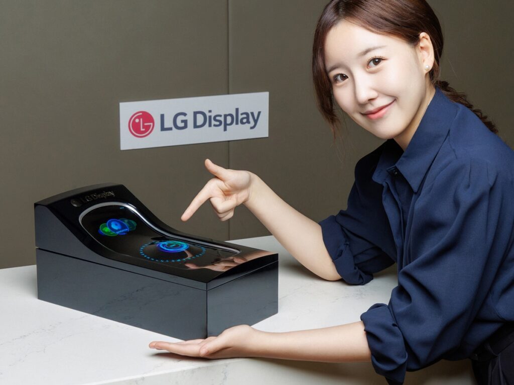 LG представила «живой» автомобильный дисплей с выдвижными кнопками