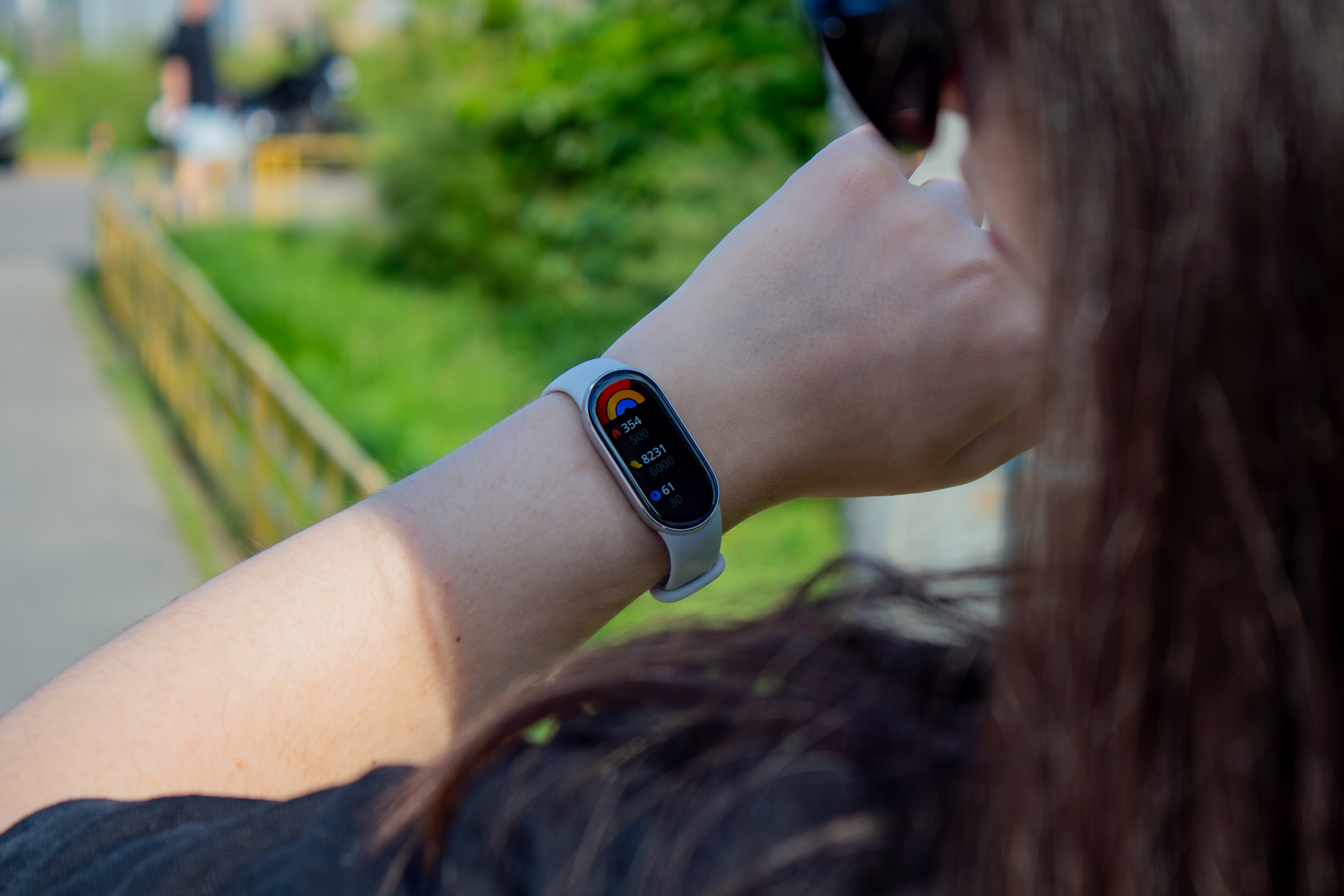 Обзор Xiaomi Smart Band 10: фитнес-браслет, который приятно удивляет