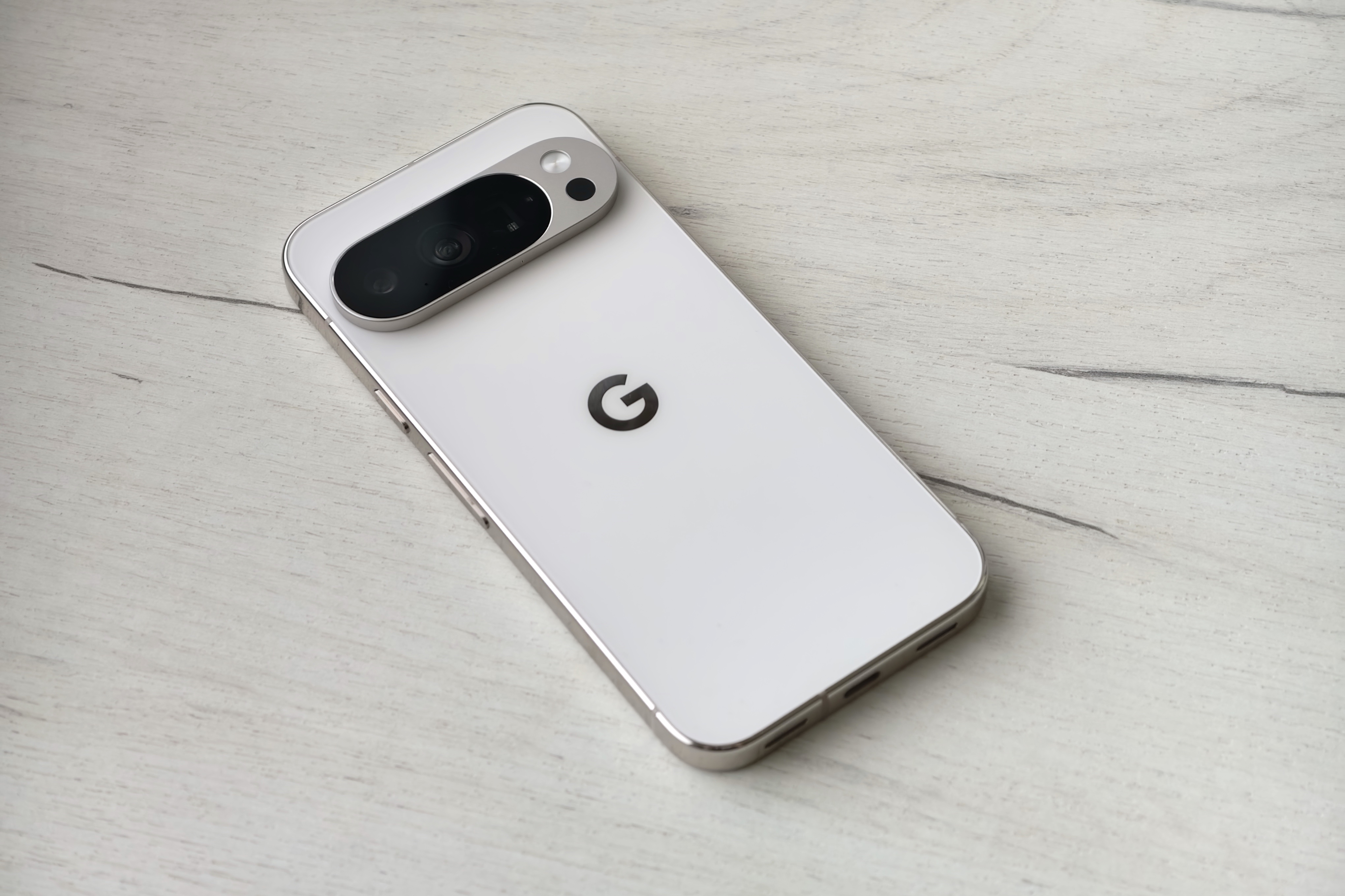 Обзор Google Pixel 10 Pro: апгрейд, который легко не заметить