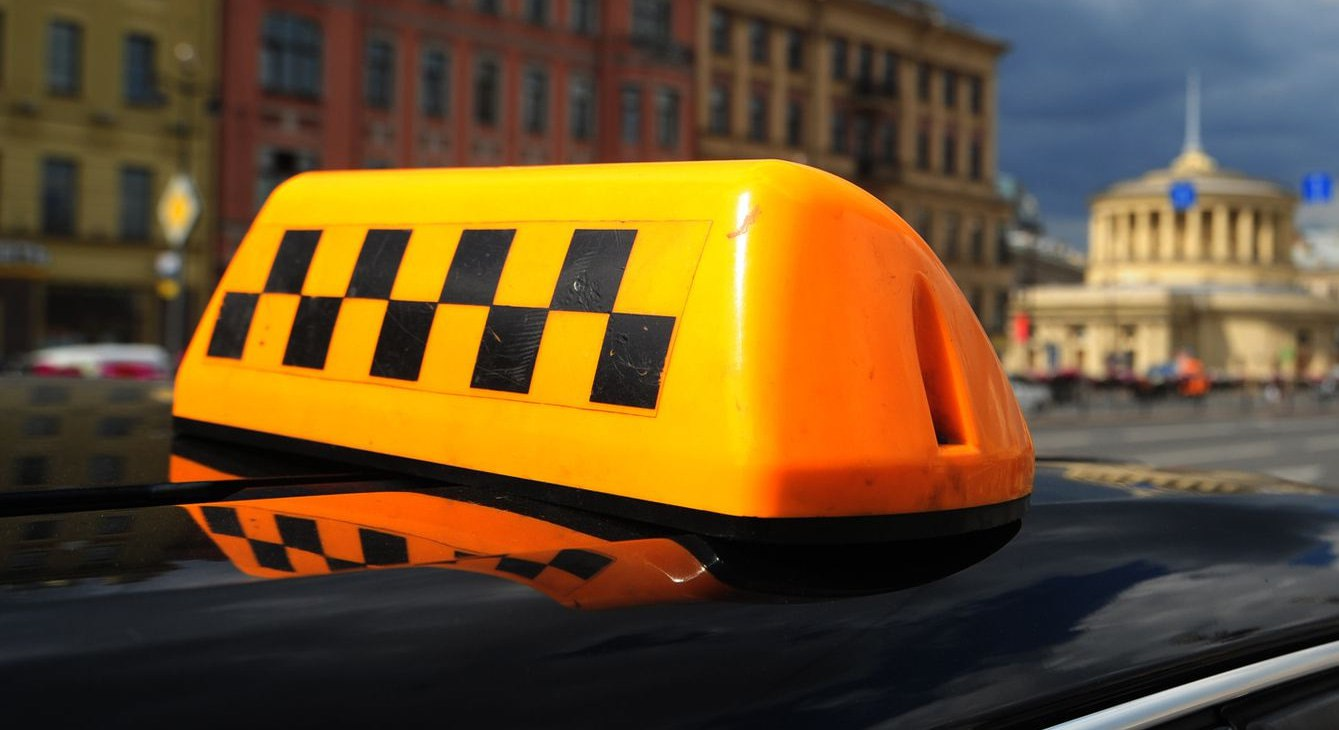 Бизнес попросил отложить закон о локализации автомобилей для такси