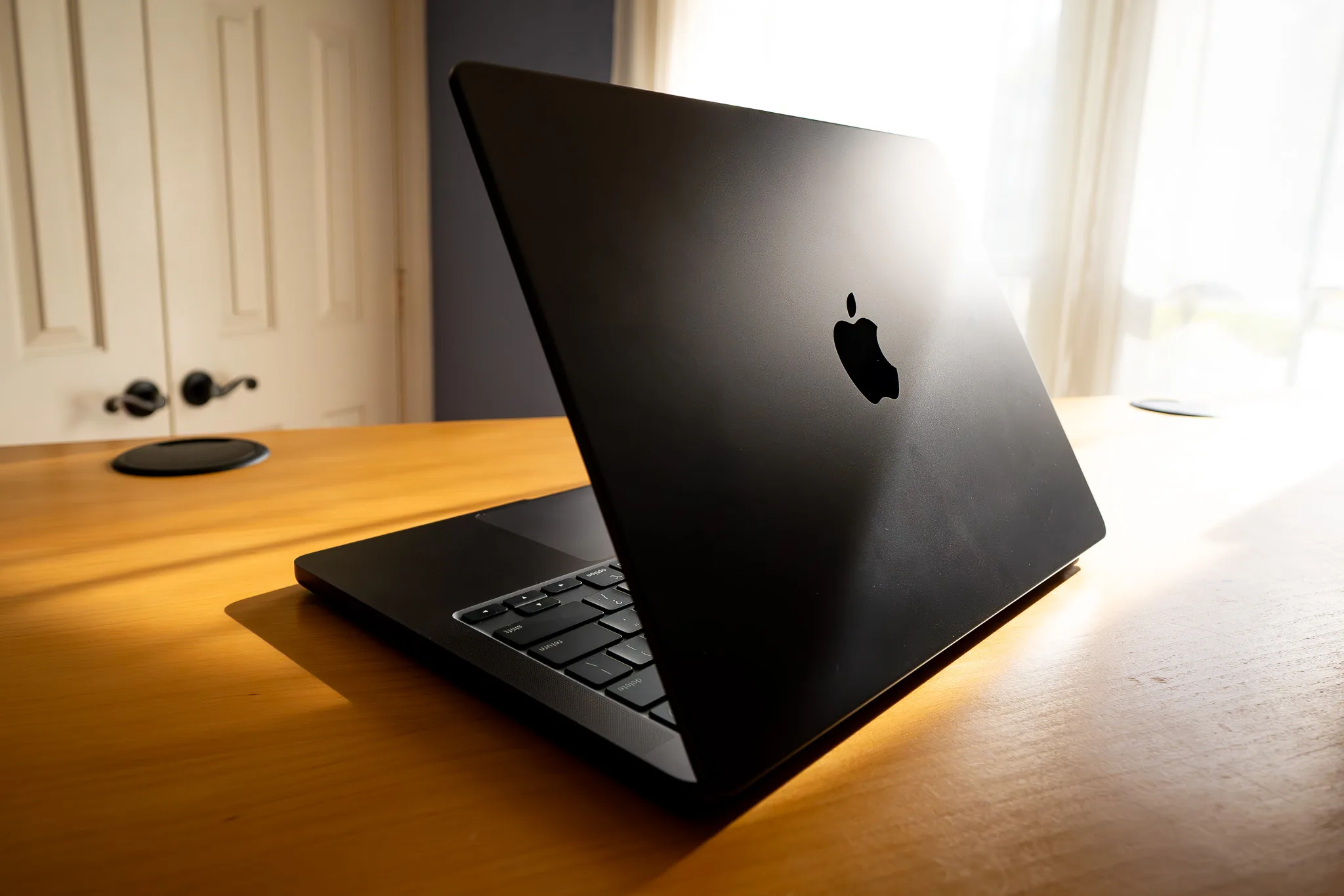 Завершение поддержки Windows 10 спровоцировало рост продаж компьютеров Apple
