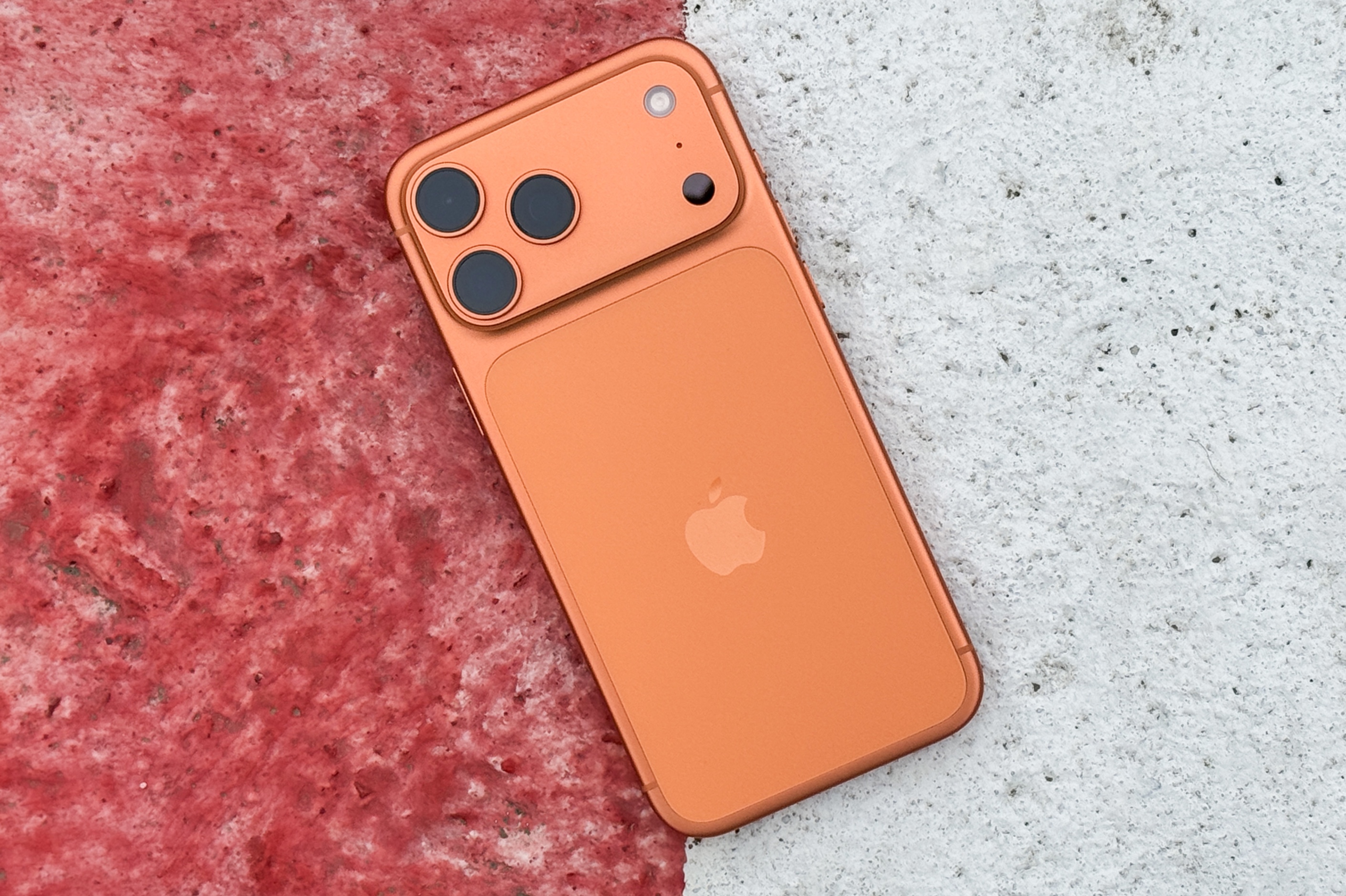 Почему нельзя брать оранжевый iPhone 17 Pro Max