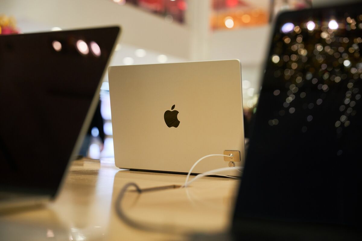 Следующий MacBook Pro получит редизайн, OLED и сенсорный экран