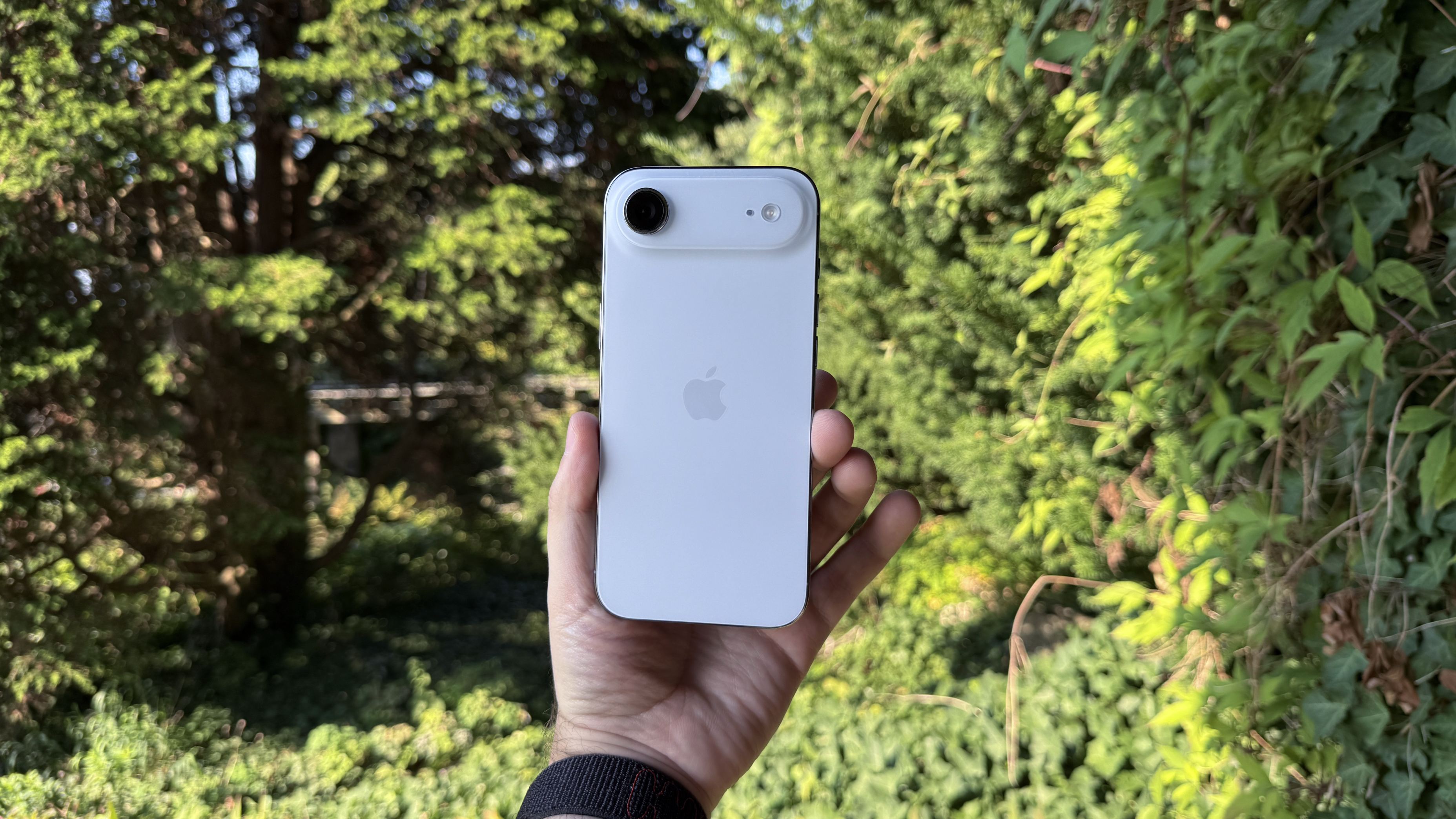 Apple отложила выпуск следующего iPhone Air из-за слабого спроса