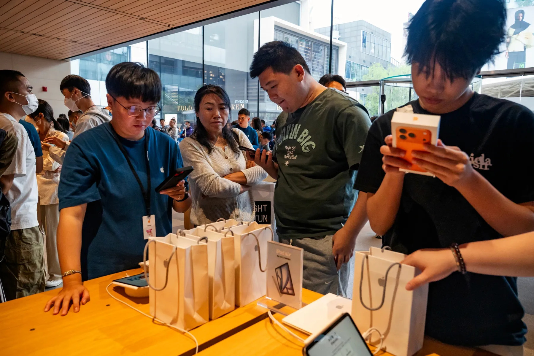 СМИ: iPhone могут подорожать из-за высоких цен на чипы