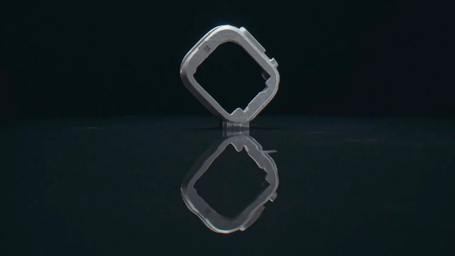 Apple показала процесс 3D-печати титановых корпусов для Apple Watch