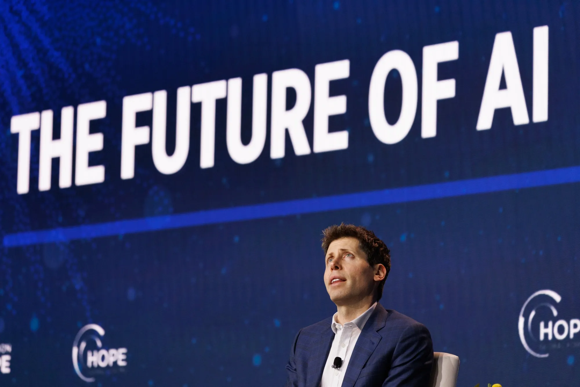 Глава OpenAI признал, что развитие искусственного интеллекта идёт слишком стремительно