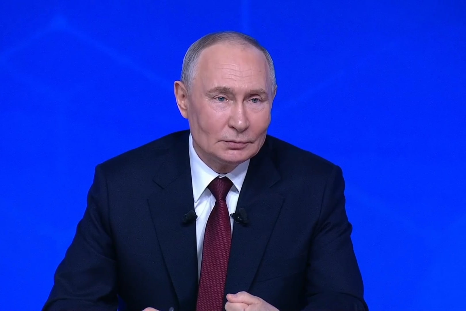Владимир Путин рассказал, почему в стране ограничили иностранные мессенджеры