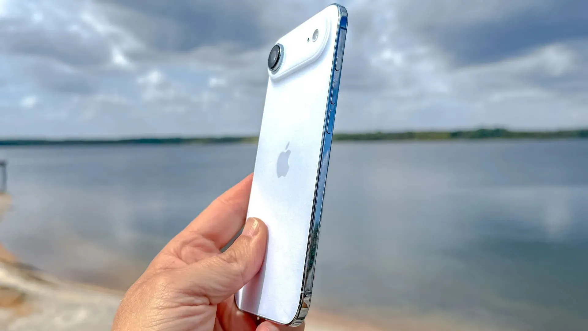 Ретейлеры по всему миру снижают цены на iPhone Air из-за слабого спроса