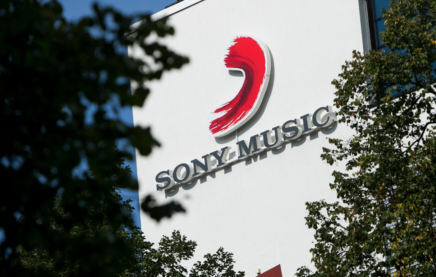 Sony Group научилась распознавать музыку, созданную с помощью ИИ