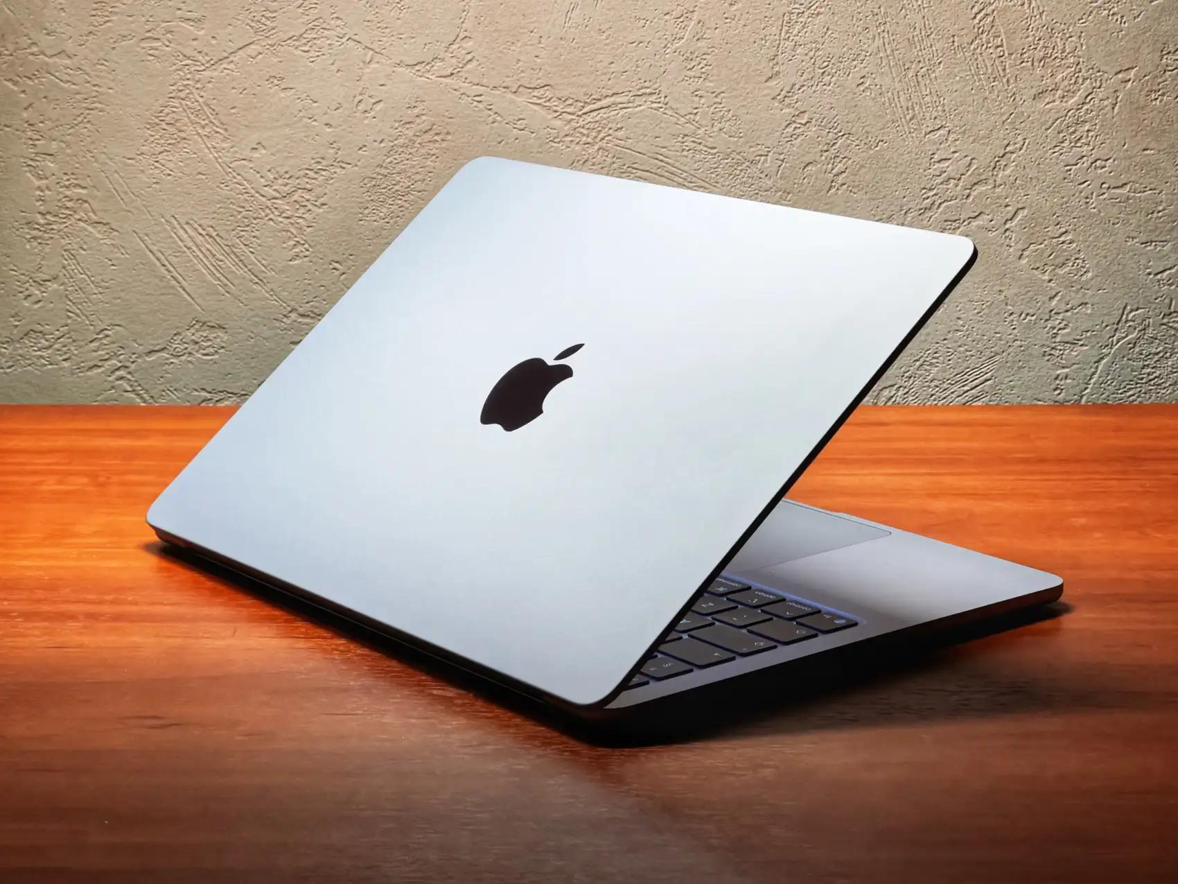 В коде macOS обнаружено упоминание бюджетного MacBook