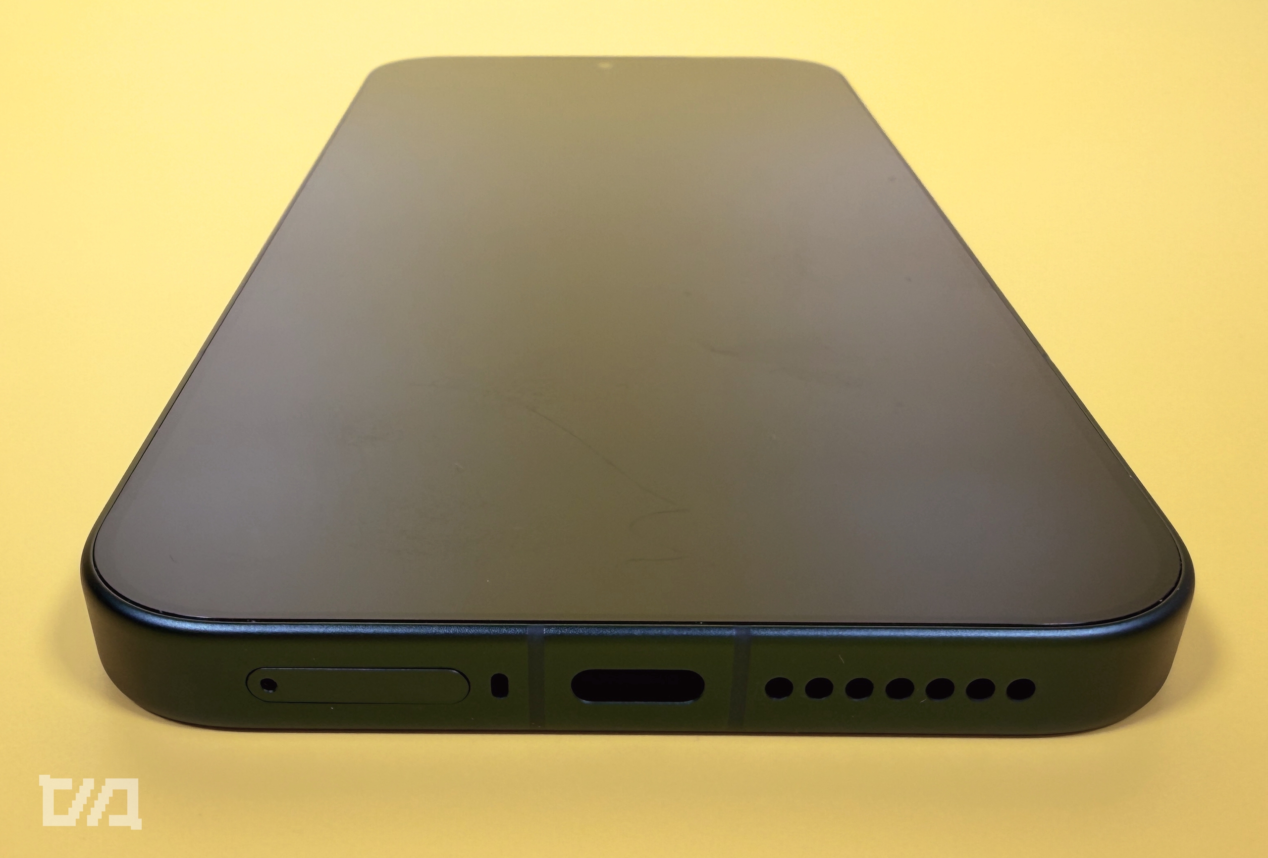 Π‘ΠΌΠ°ΡΡΡΠΎΠ½ Xiaomi 17 Ultra, ΡΠ΅ΡΠ½ΡΠΉ, Π·Π΅Π»Π΅Π½ΡΠΉ, Π±Π΅Π»ΡΠΉ