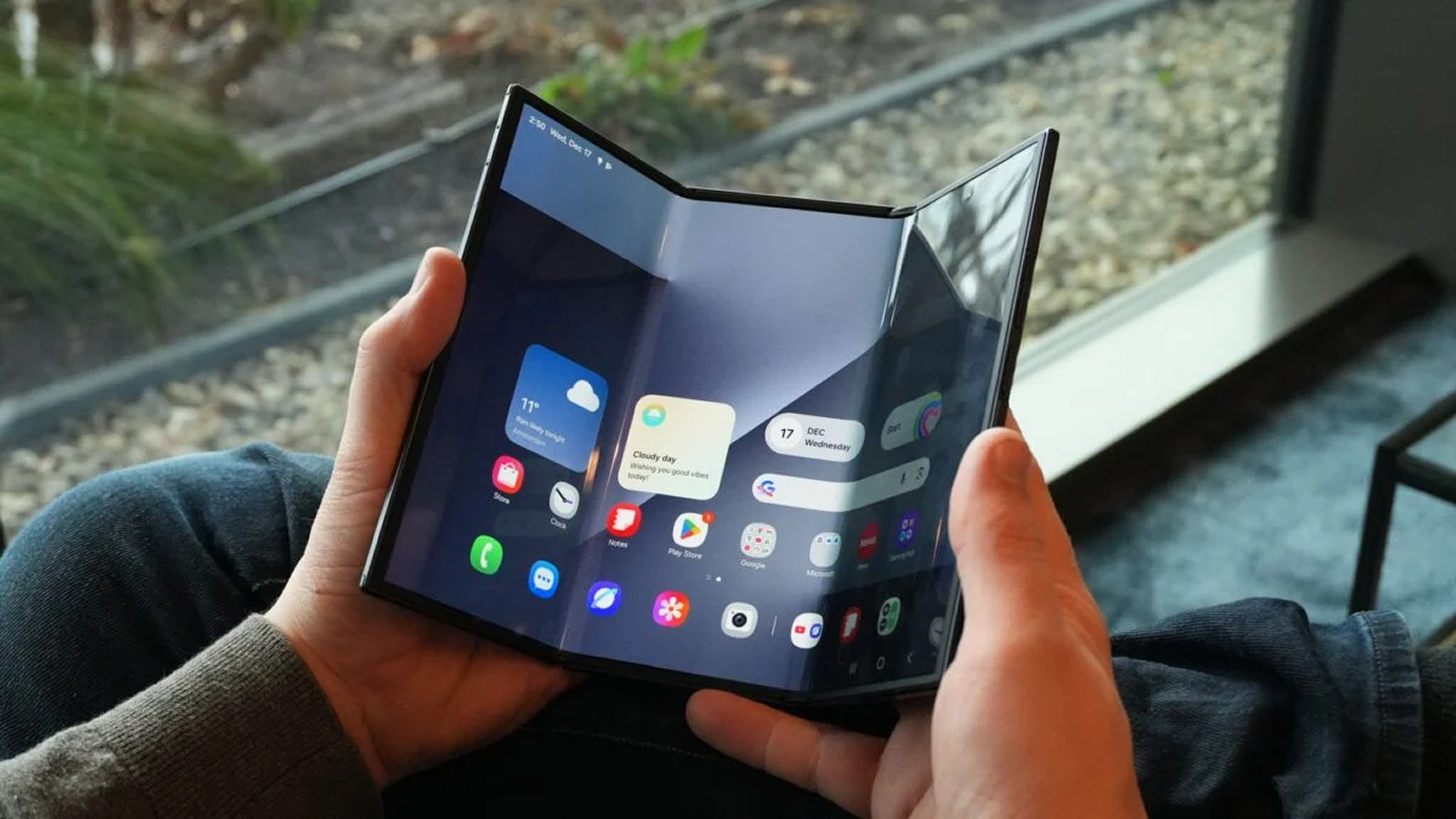 Samsung сворачивает продажи трёхстворчатого смартфона Galaxy Z TriFold