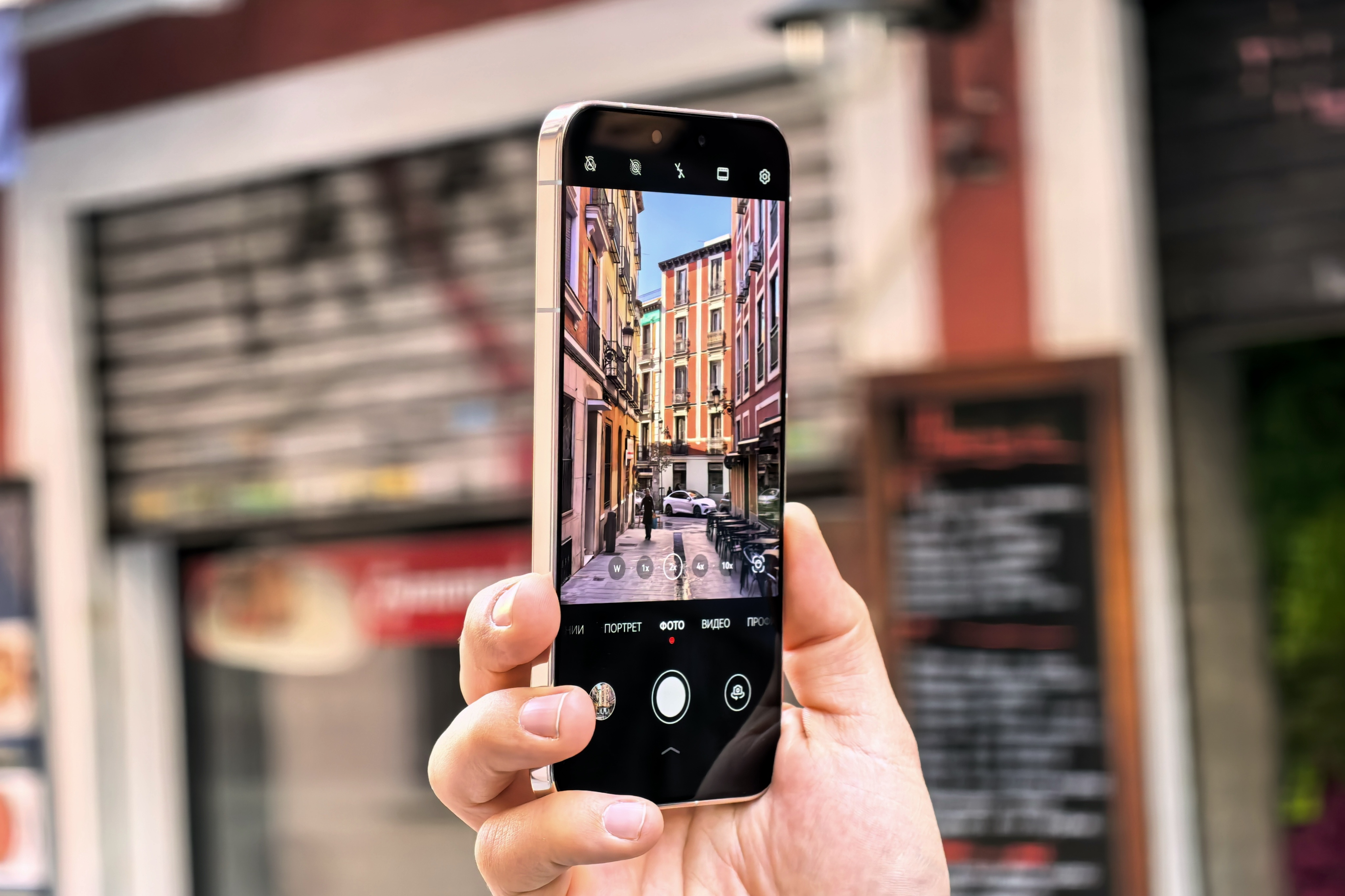 Как снимает Huawei Mate 80 Pro: честный разбор камер нового флагмана