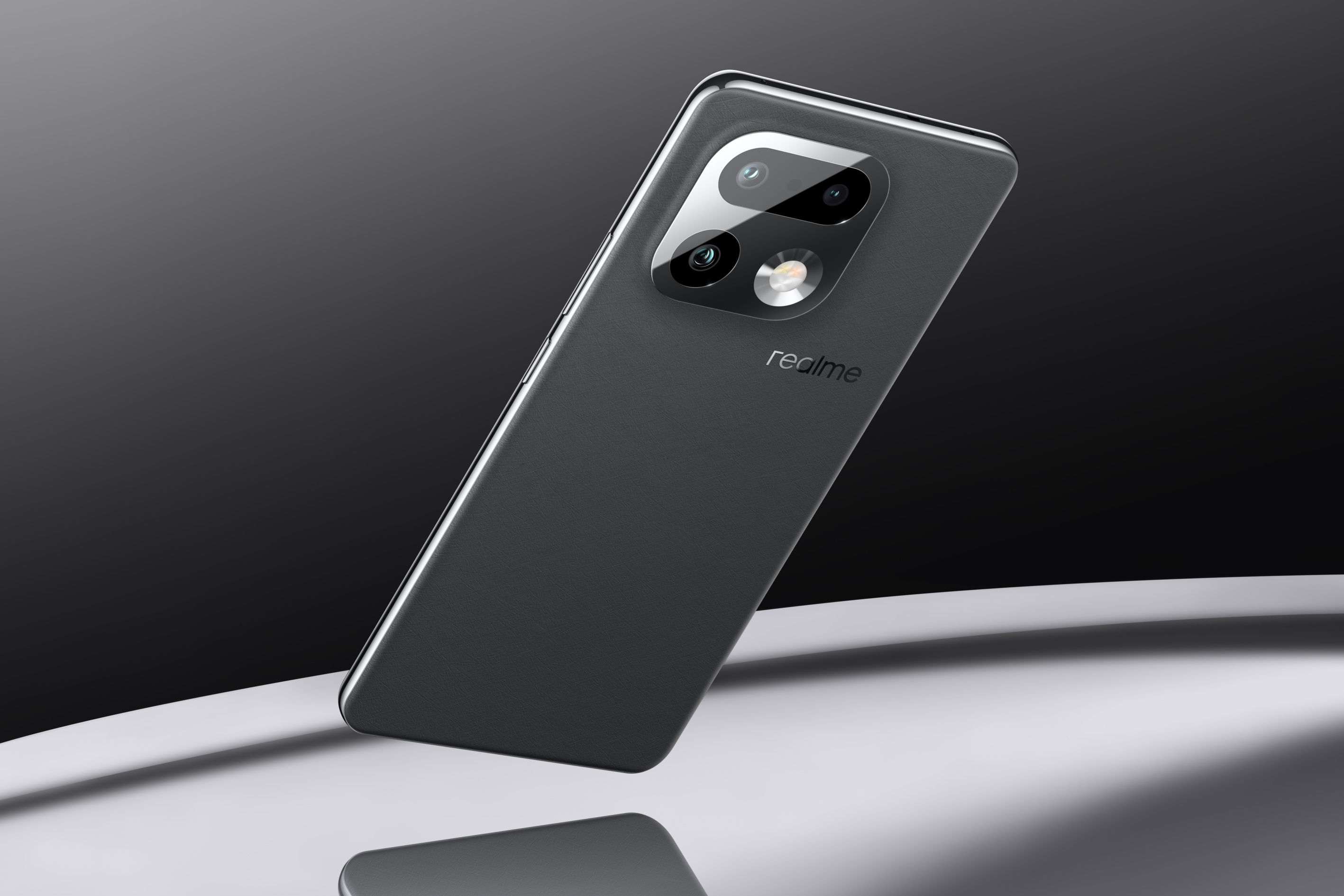 В России стартовали продажи смартфонов realme 16 Pro и 16 Pro+