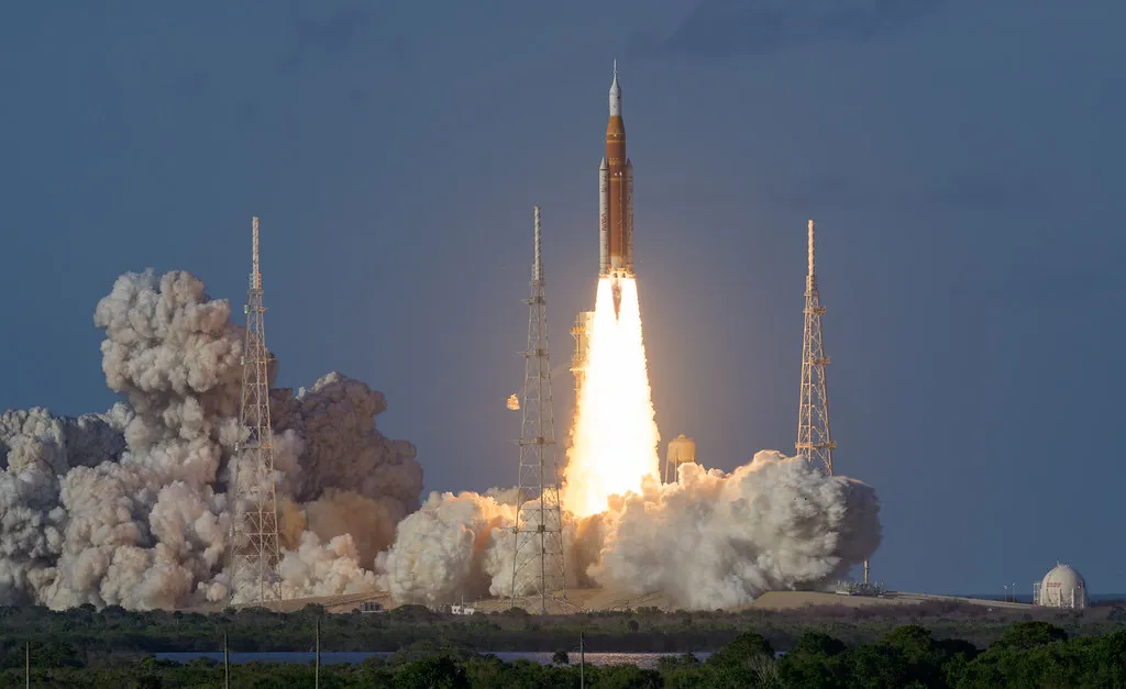 NASA успешно запустило миссию «Артемида-2» — первый пилотируемый полёт к Луне с 1972 года, но на борту сломался туалет