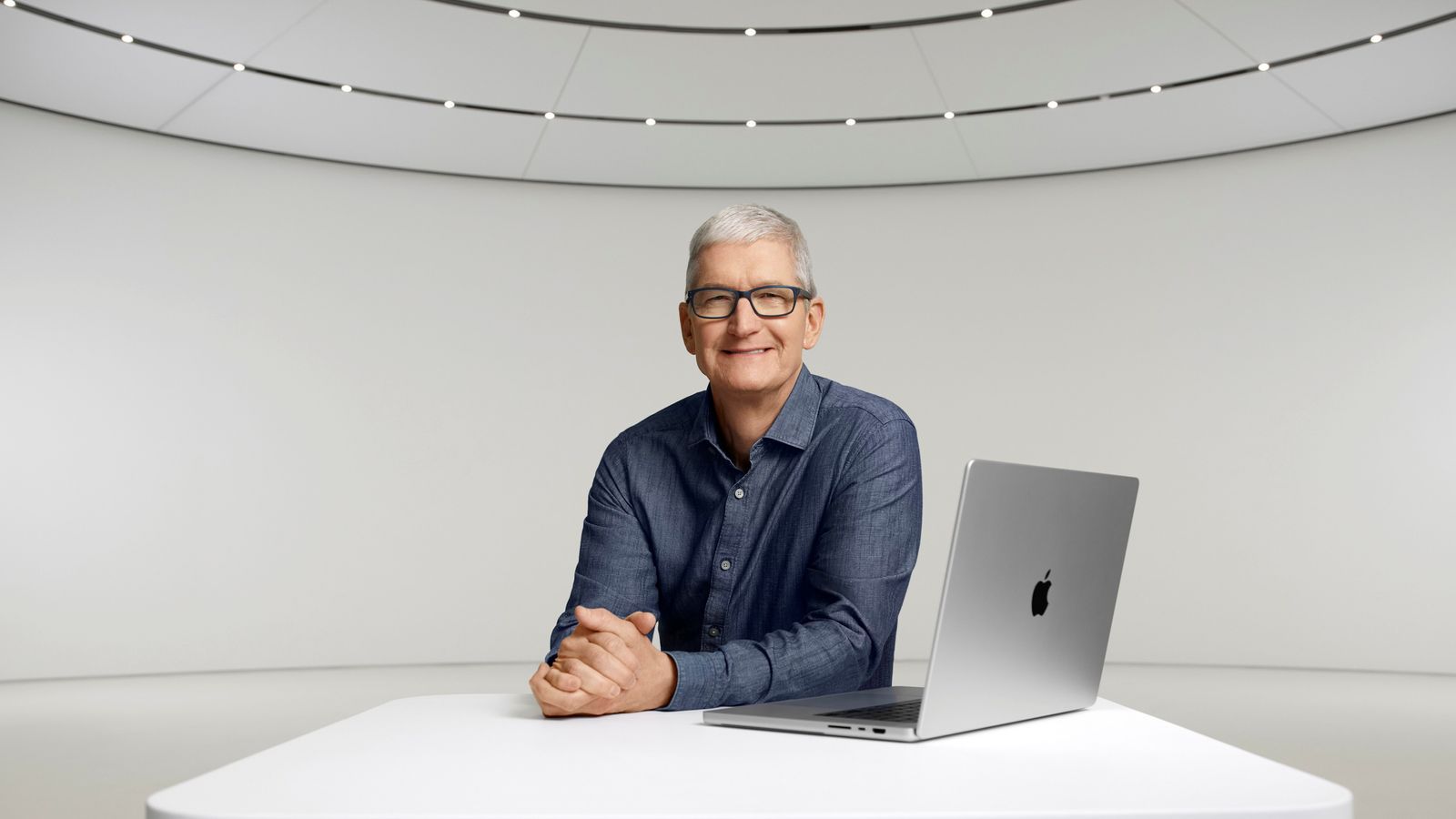 Тим Кук опубликовал письмо пользователям в связи с уходом с должности CEO Apple