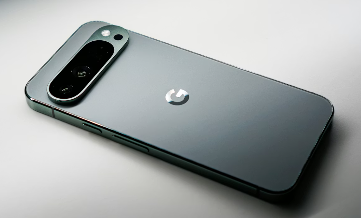 В Сеть утекли характеристики Google Pixel 11 — чип Tensor G6 и обновлённые камеры